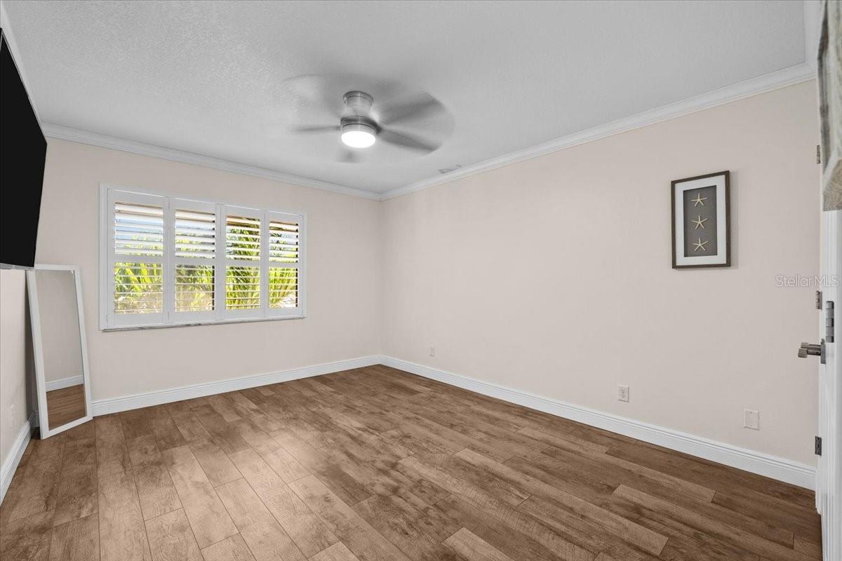 Image 33 of 40 For 4780 Brittany Drive S 111