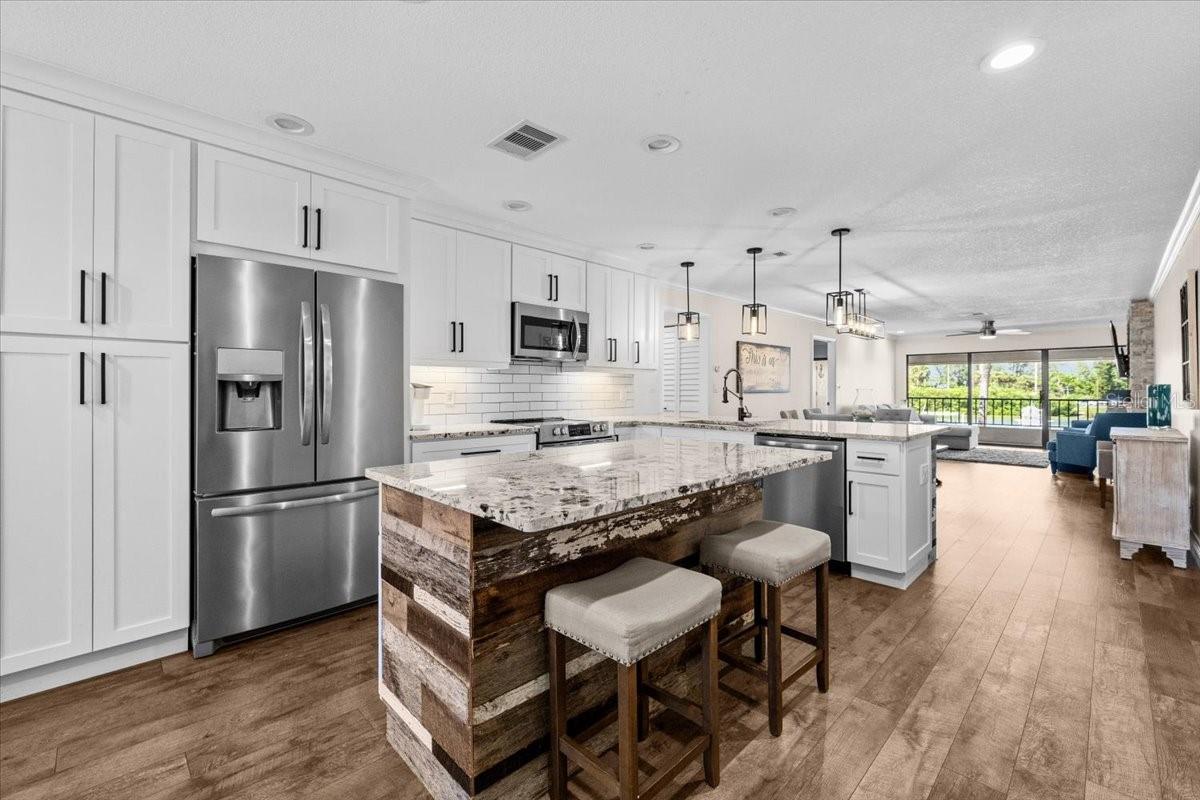 Image 7 of 40 For 4780 Brittany Drive S 111