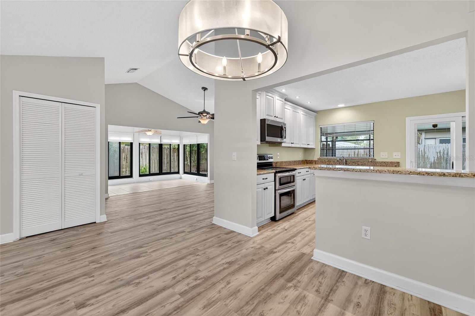 Image 14 of 80 For 1713 Atrium Drive