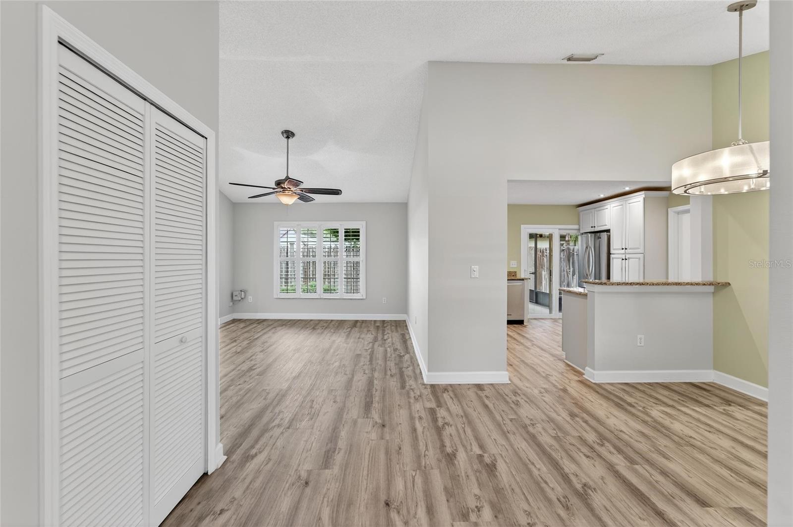 Image 4 of 80 For 1713 Atrium Drive