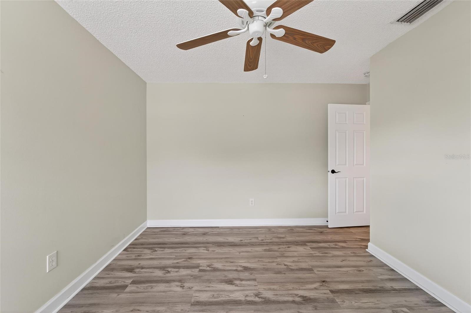 Image 41 of 80 For 1713 Atrium Drive