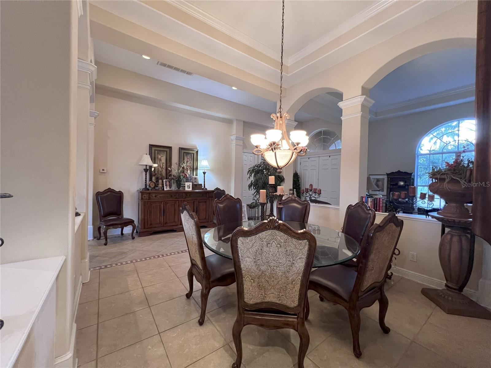 Image 14 of 43 For 10644 Garda Drive