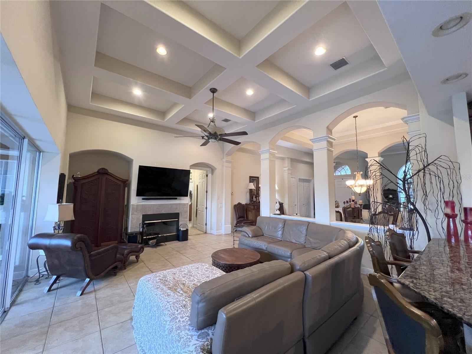 Image 17 of 43 For 10644 Garda Drive