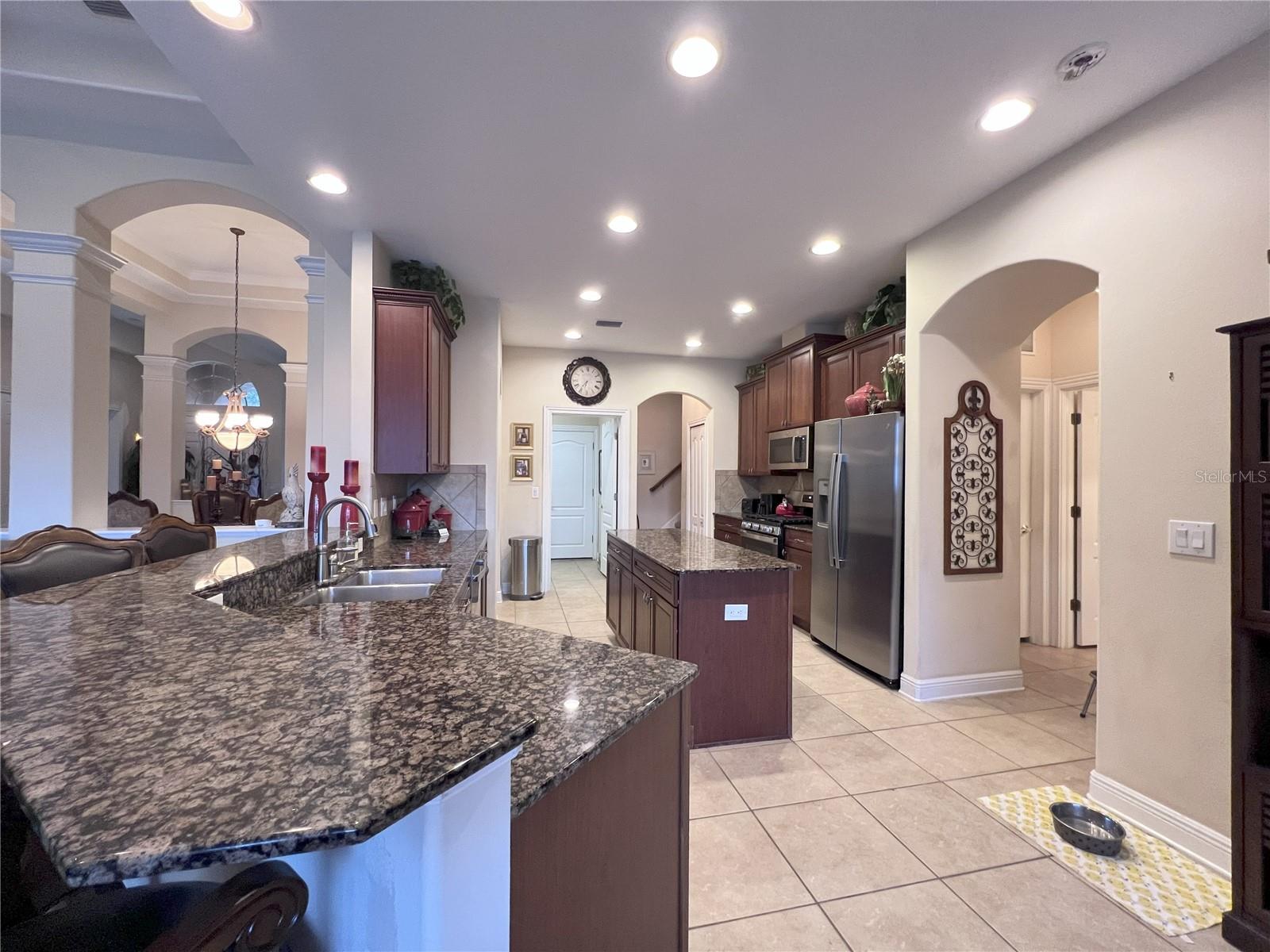 Image 19 of 43 For 10644 Garda Drive