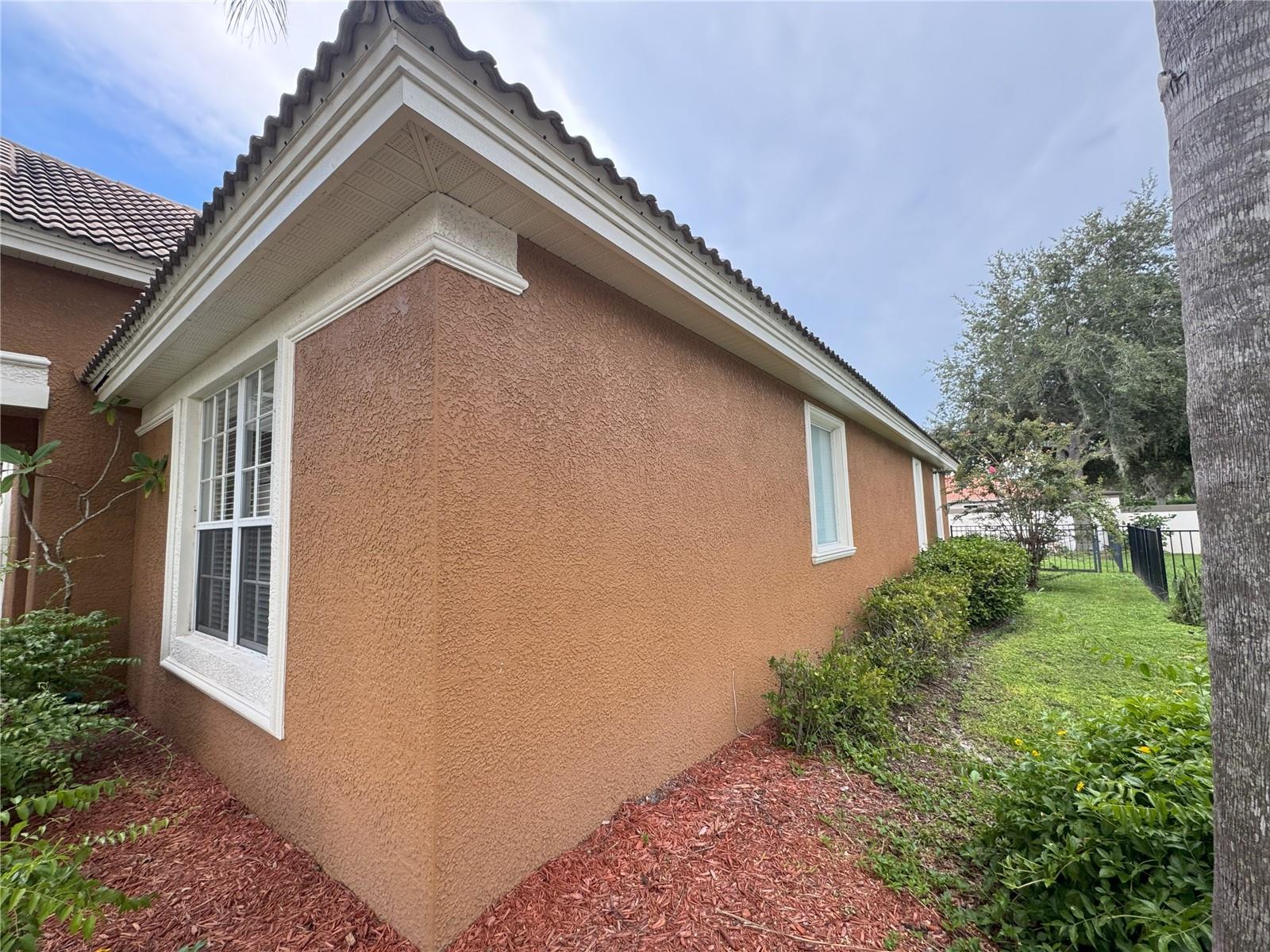 Image 5 of 43 For 10644 Garda Drive