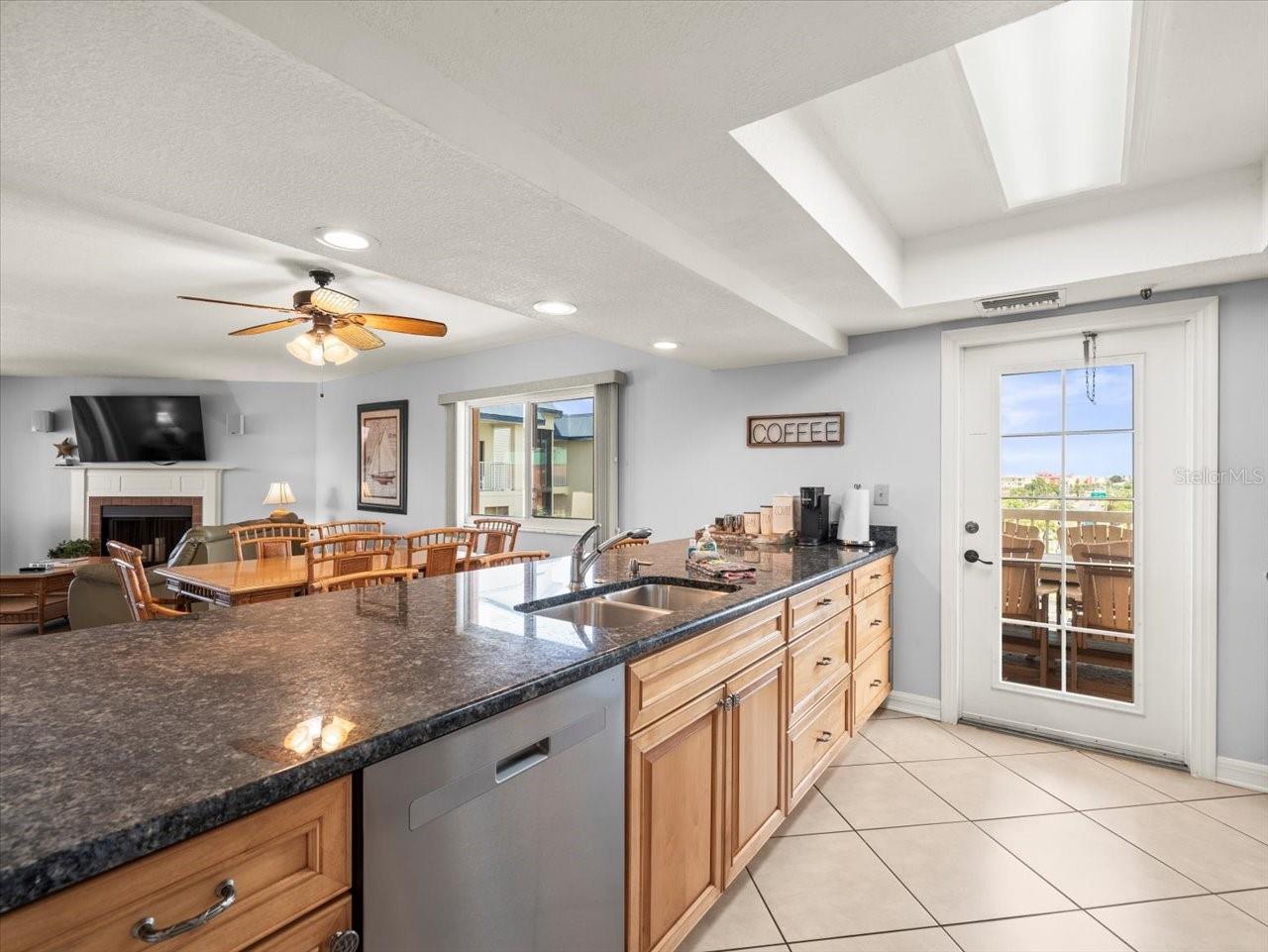 Image 21 of 53 For 18400 Gulf Boulevard 2506