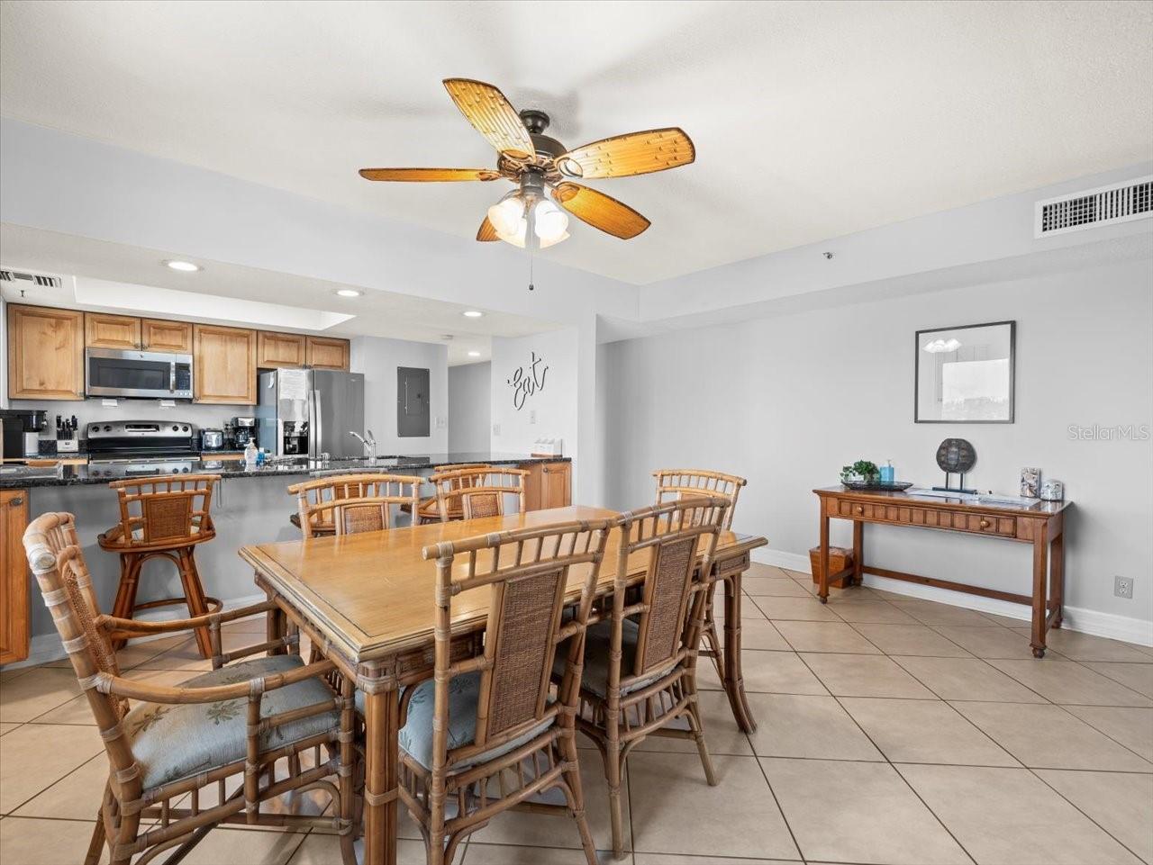 Image 26 of 53 For 18400 Gulf Boulevard 2506