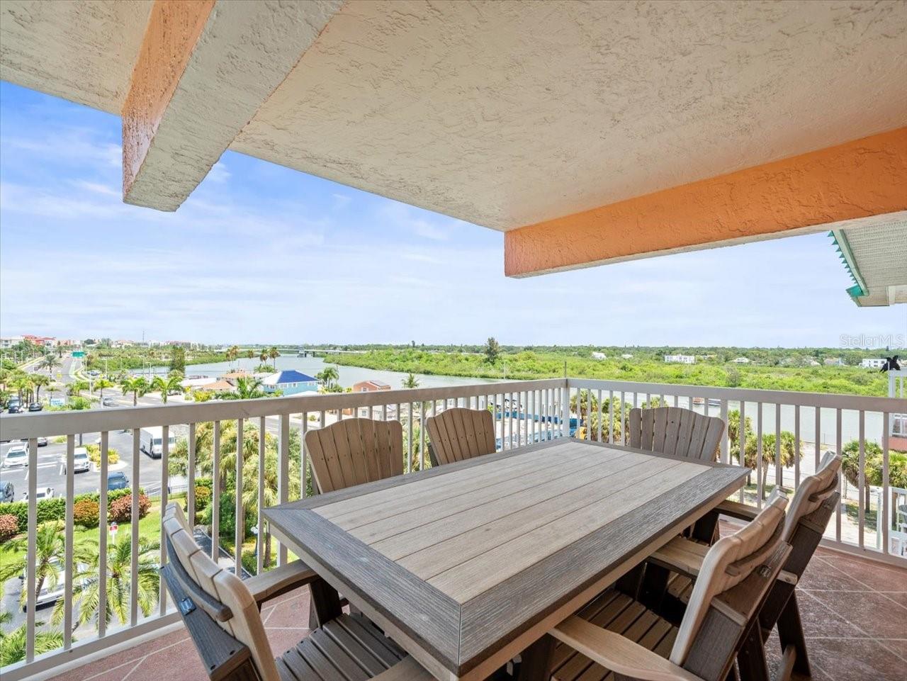 Image 27 of 53 For 18400 Gulf Boulevard 2506