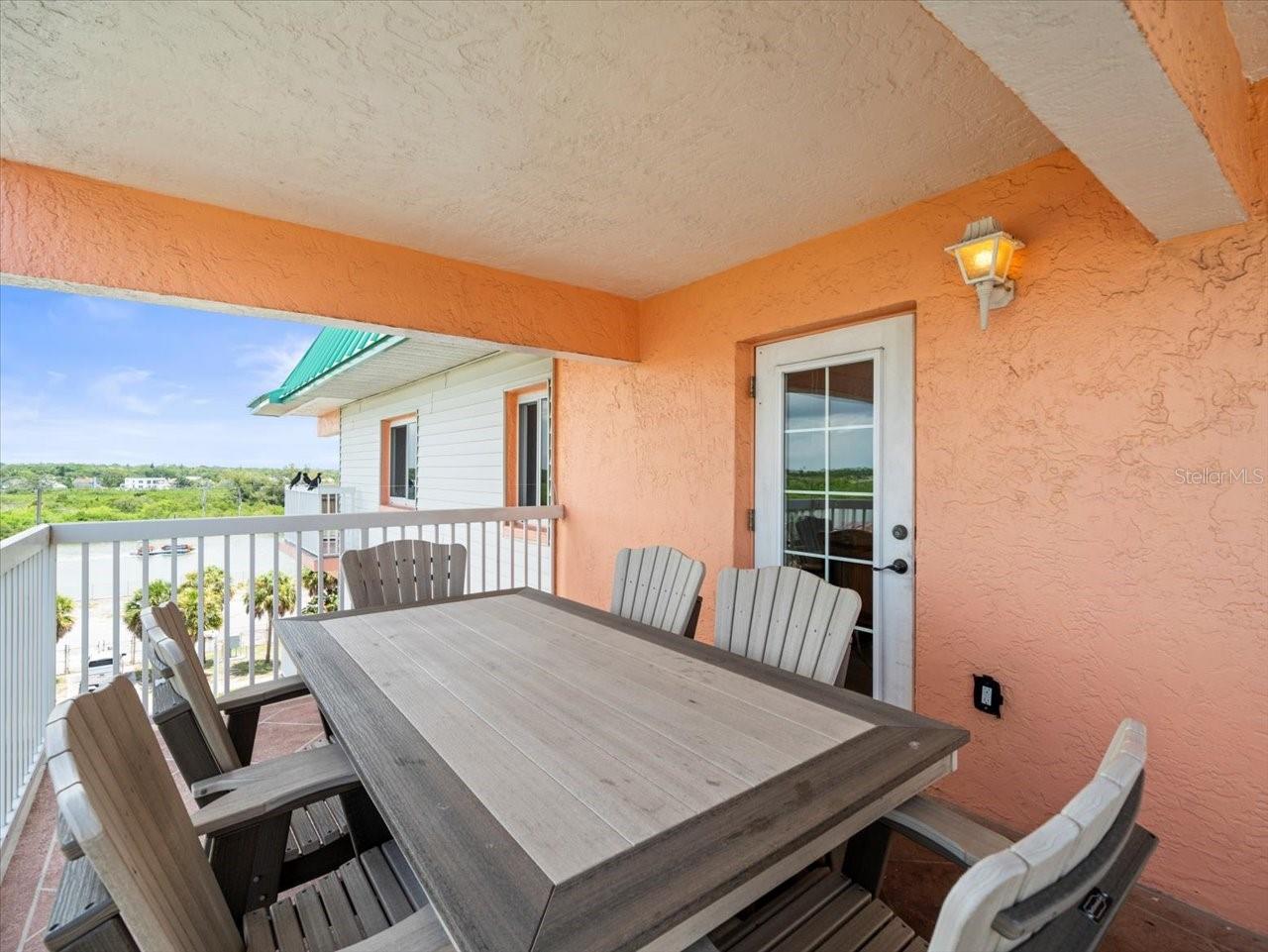 Image 28 of 53 For 18400 Gulf Boulevard 2506