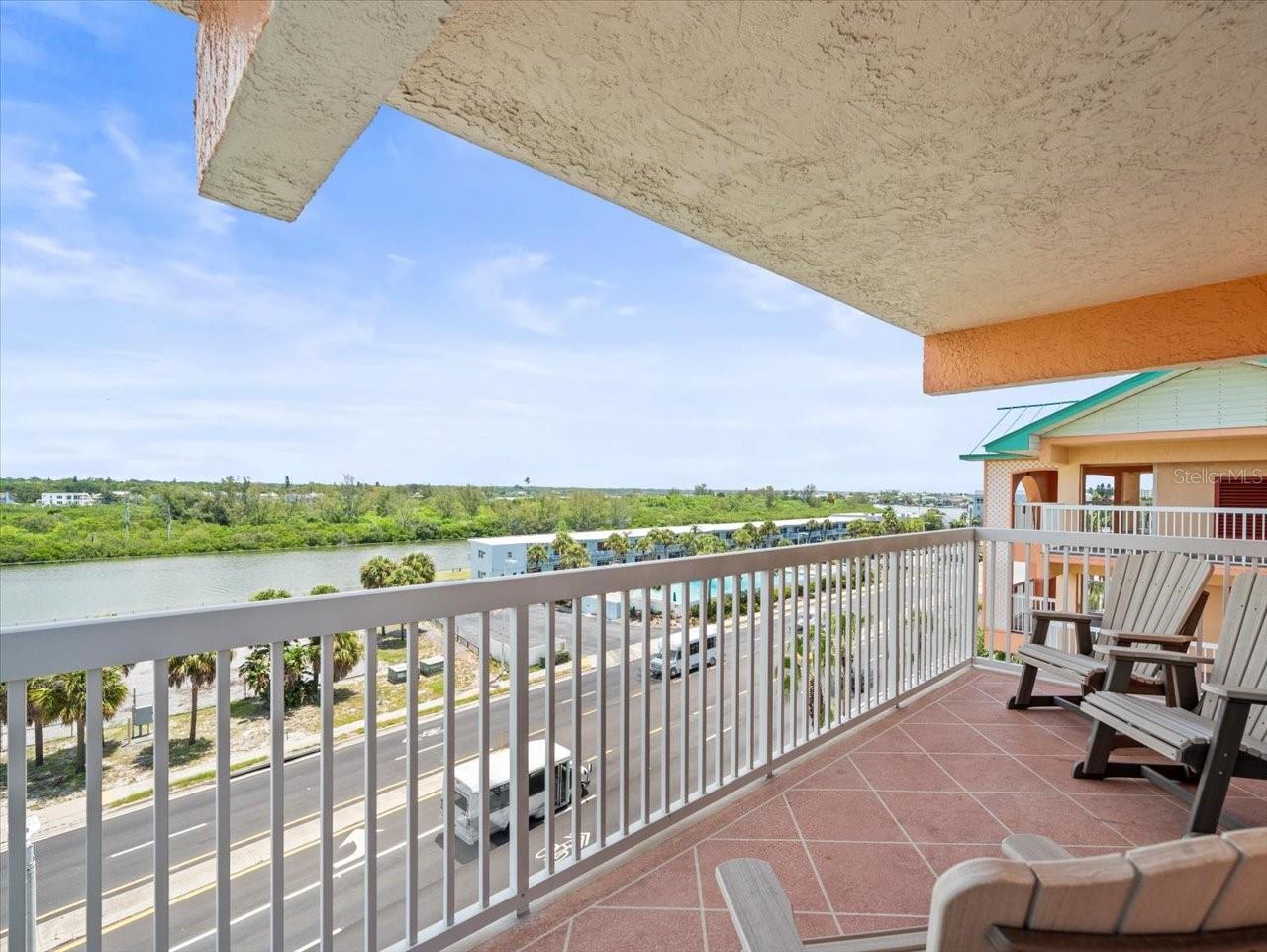 Image 32 of 53 For 18400 Gulf Boulevard 2506