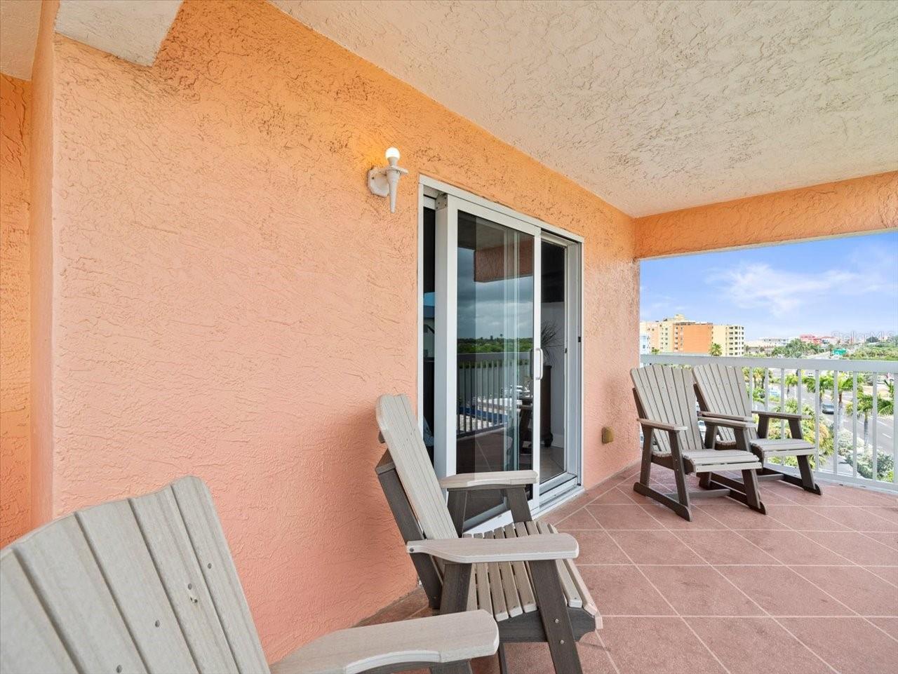 Image 33 of 53 For 18400 Gulf Boulevard 2506