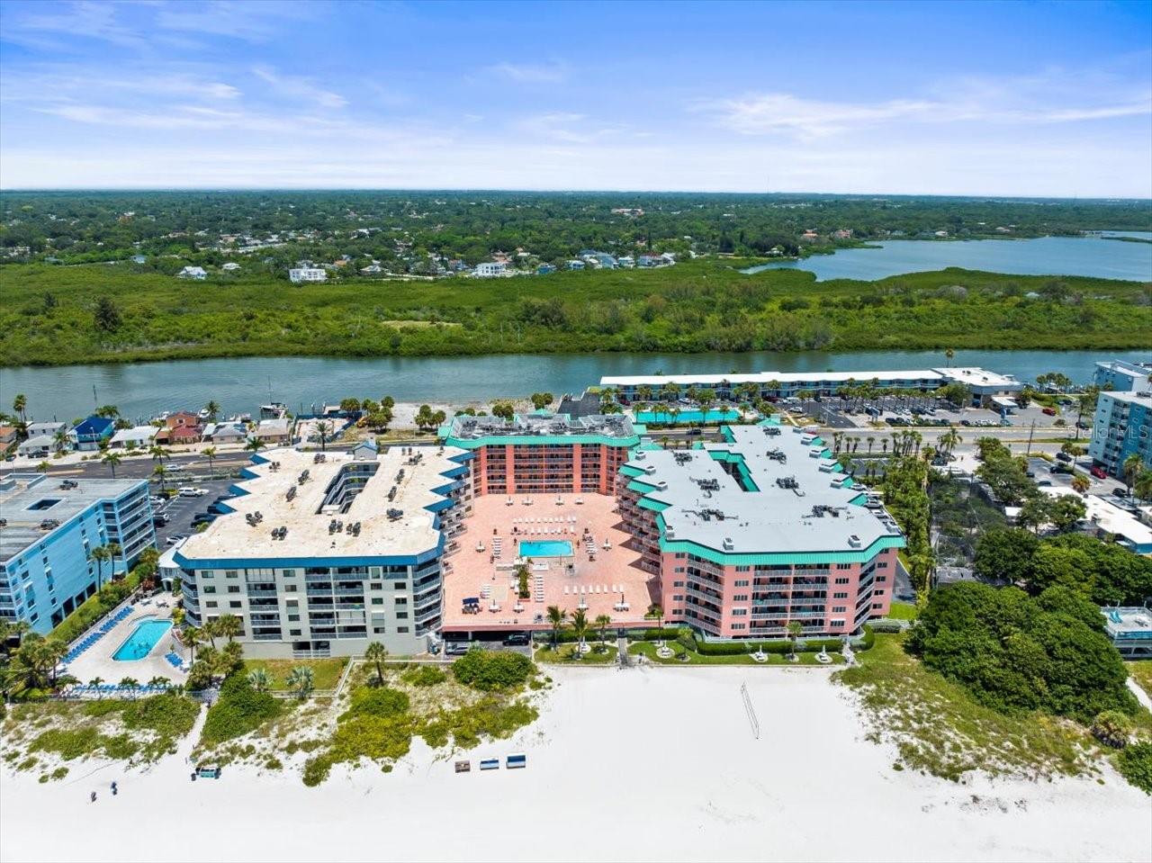 Image 48 of 53 For 18400 Gulf Boulevard 2506