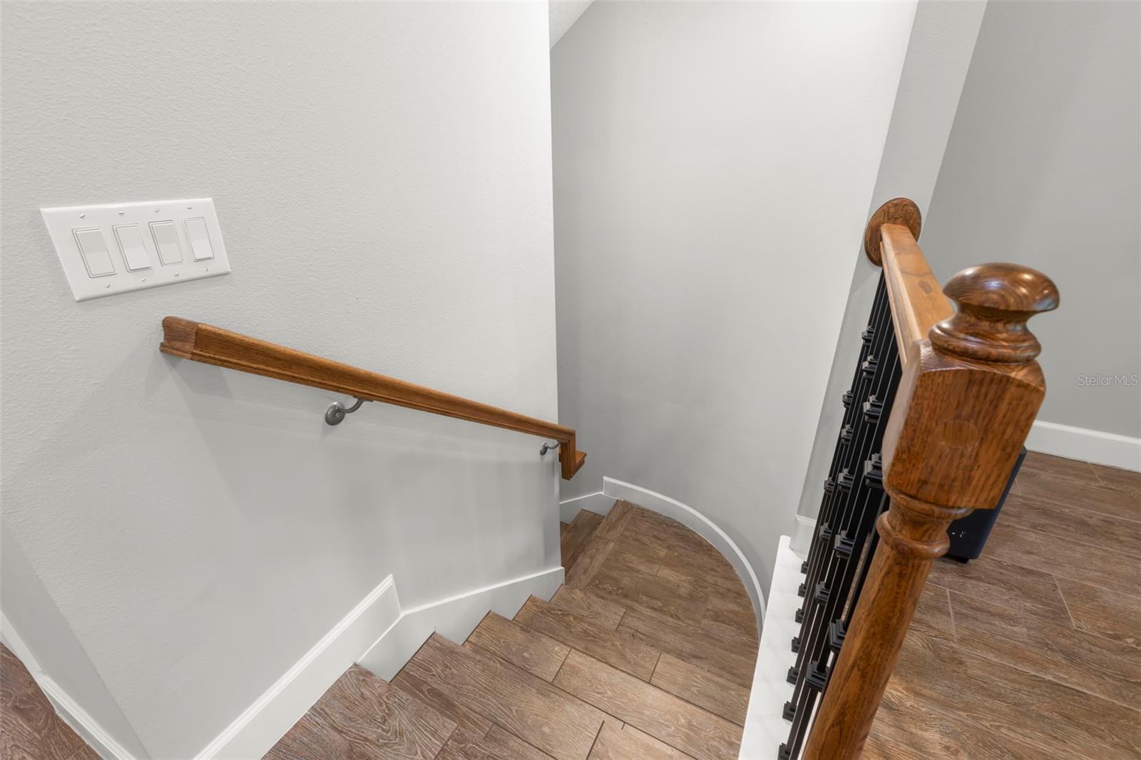 Image 7 of 66 For 3155 Moorings Drive S