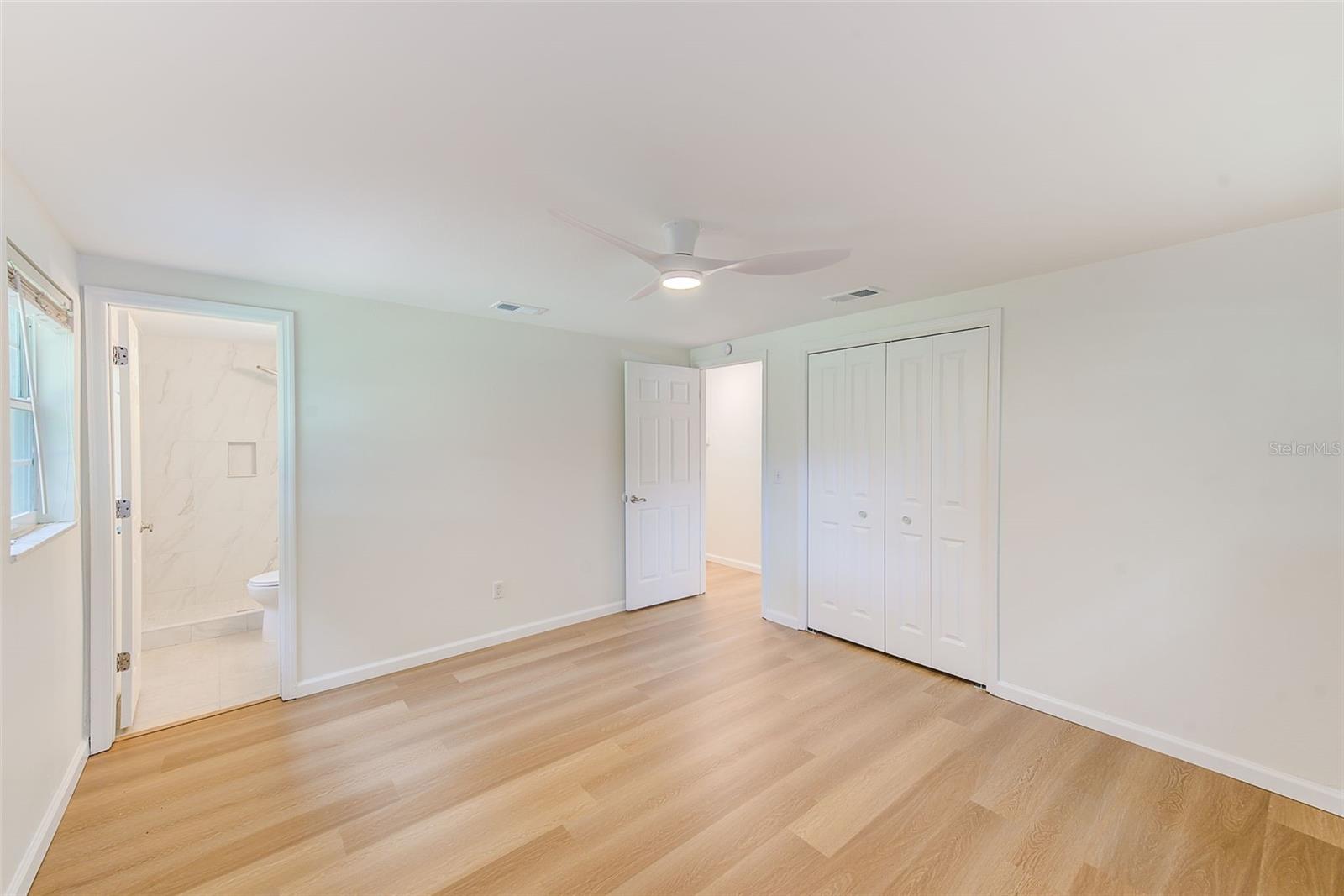 Image 16 of 36 For 9310 Oakleaf Avenue