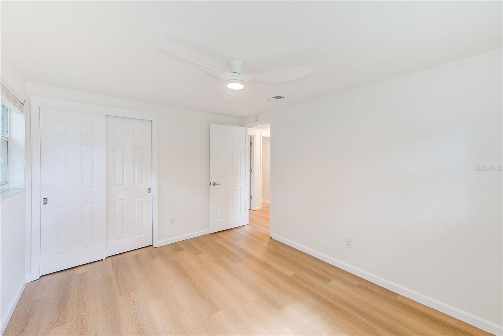 Image 18 of 36 For 9310 Oakleaf Avenue