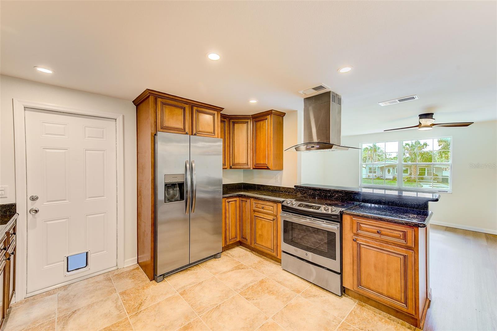 Image 6 of 36 For 9310 Oakleaf Avenue