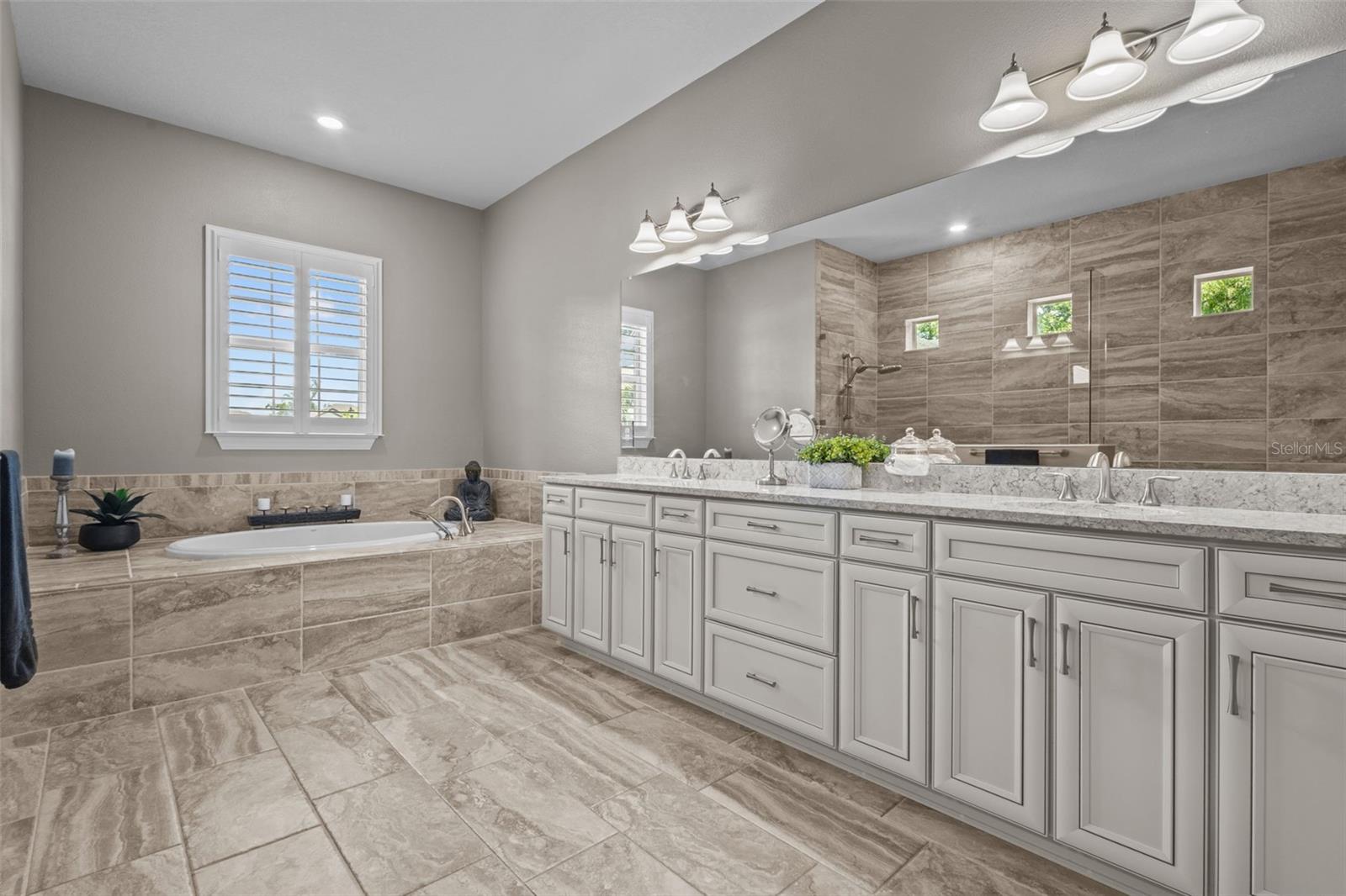 Image 33 of 53 For 1541 Forest Glen Court