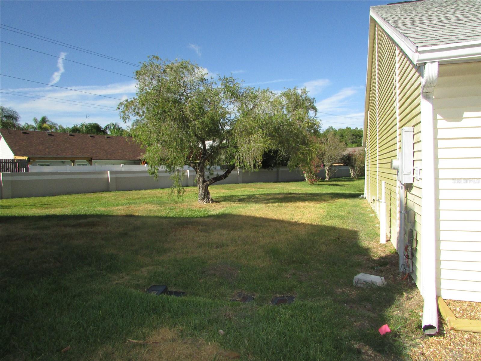 Image 21 of 25 For 12715 Raeburn Way