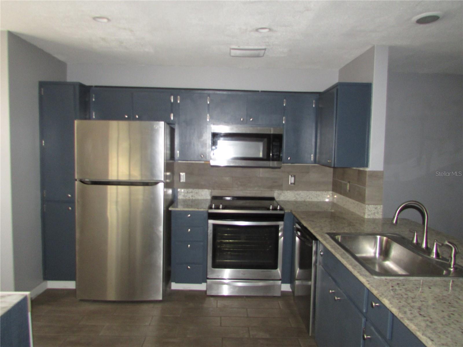 Image 4 of 25 For 12715 Raeburn Way
