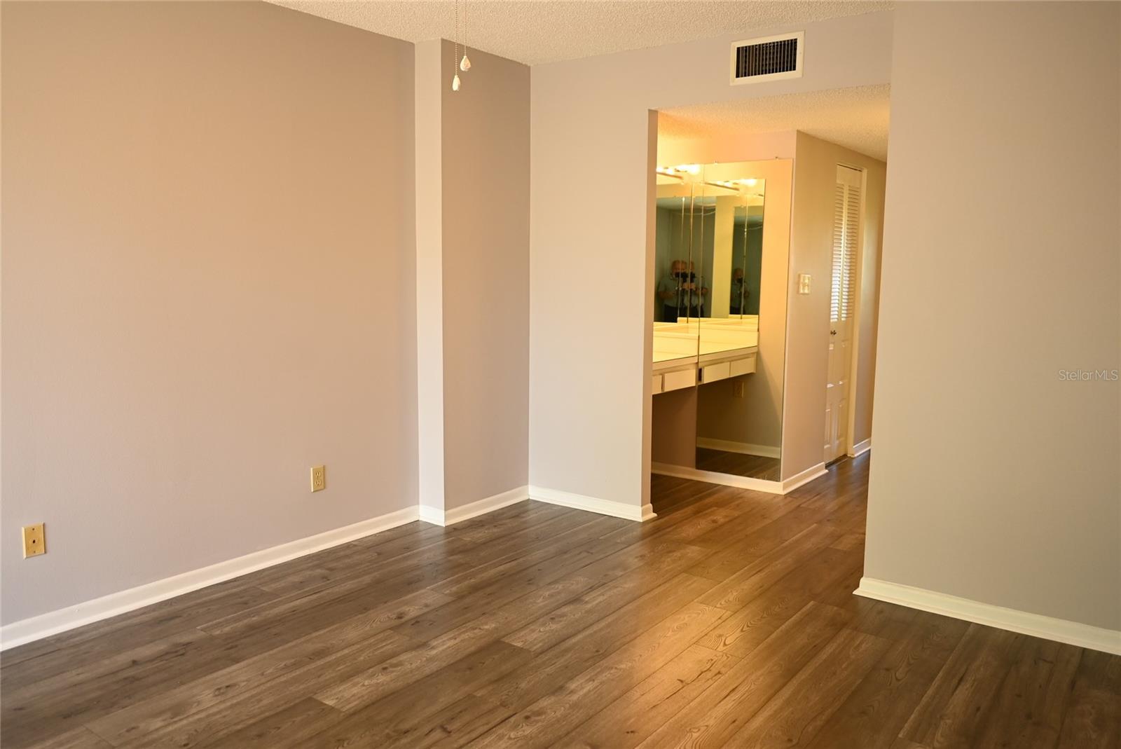 Image 6 of 17 For 2800 Cove Cay Drive 5d