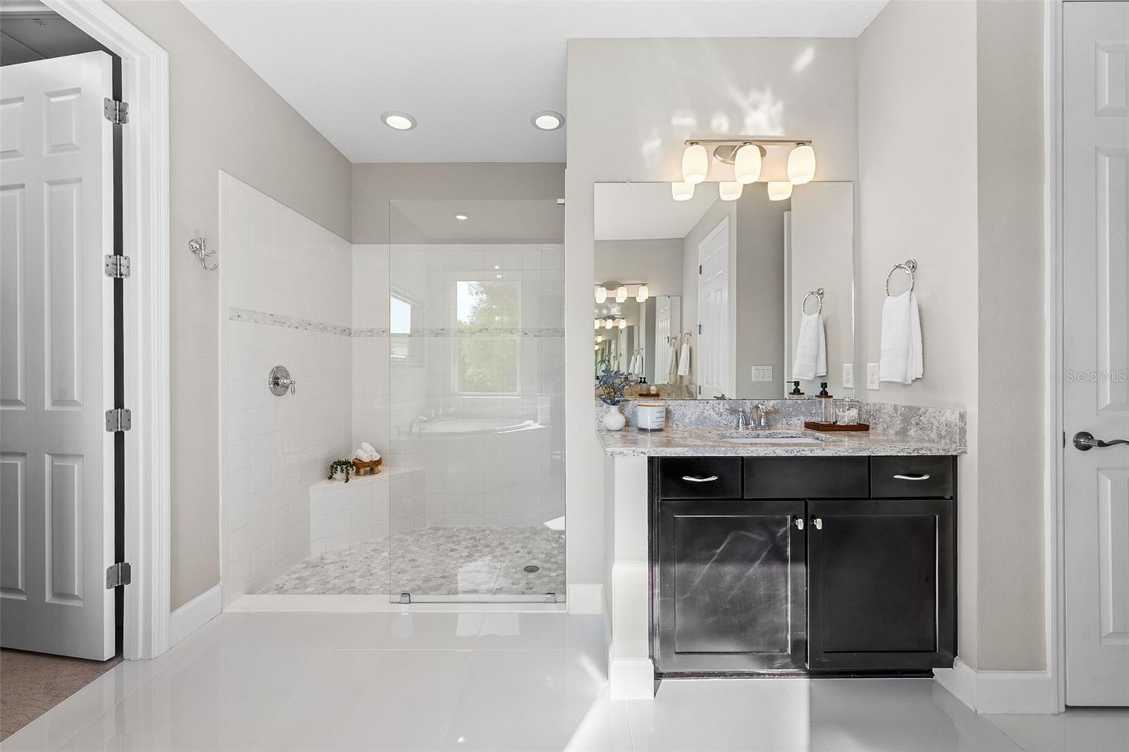 Image 23 of 46 For 33536 Willow Point Court