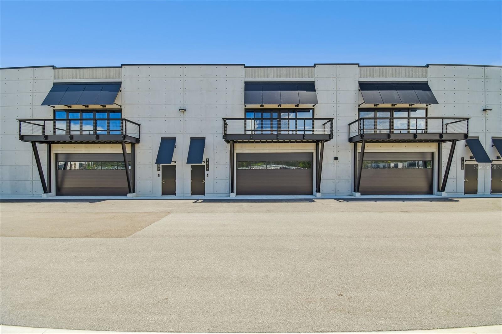 Image 4 of 46 For 6500 Motor Enclave Way 1206