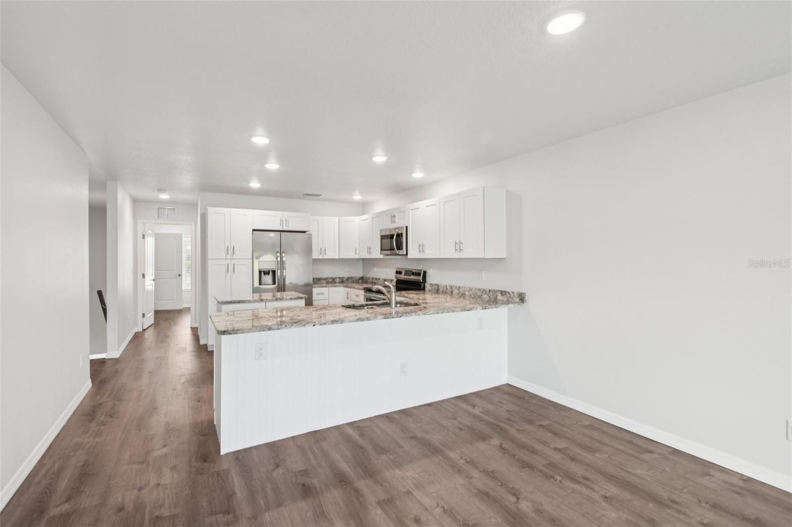 Image 14 of 39 For 6873 Clark Street