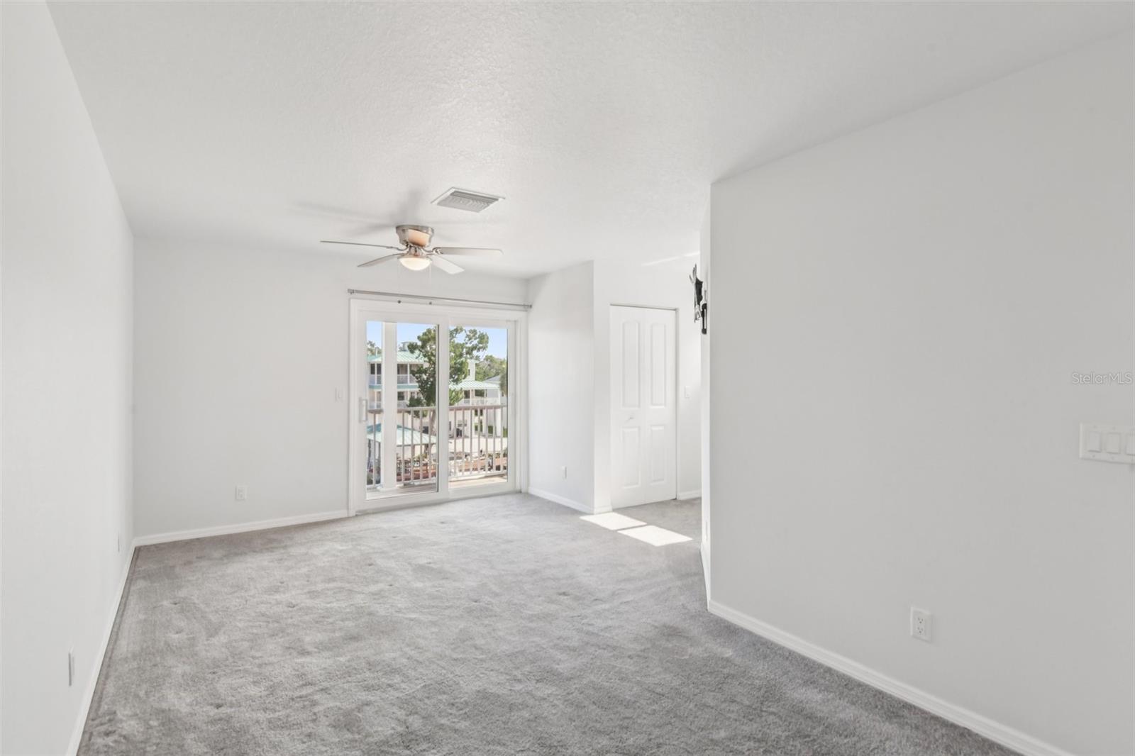 Image 16 of 39 For 6873 Clark Street