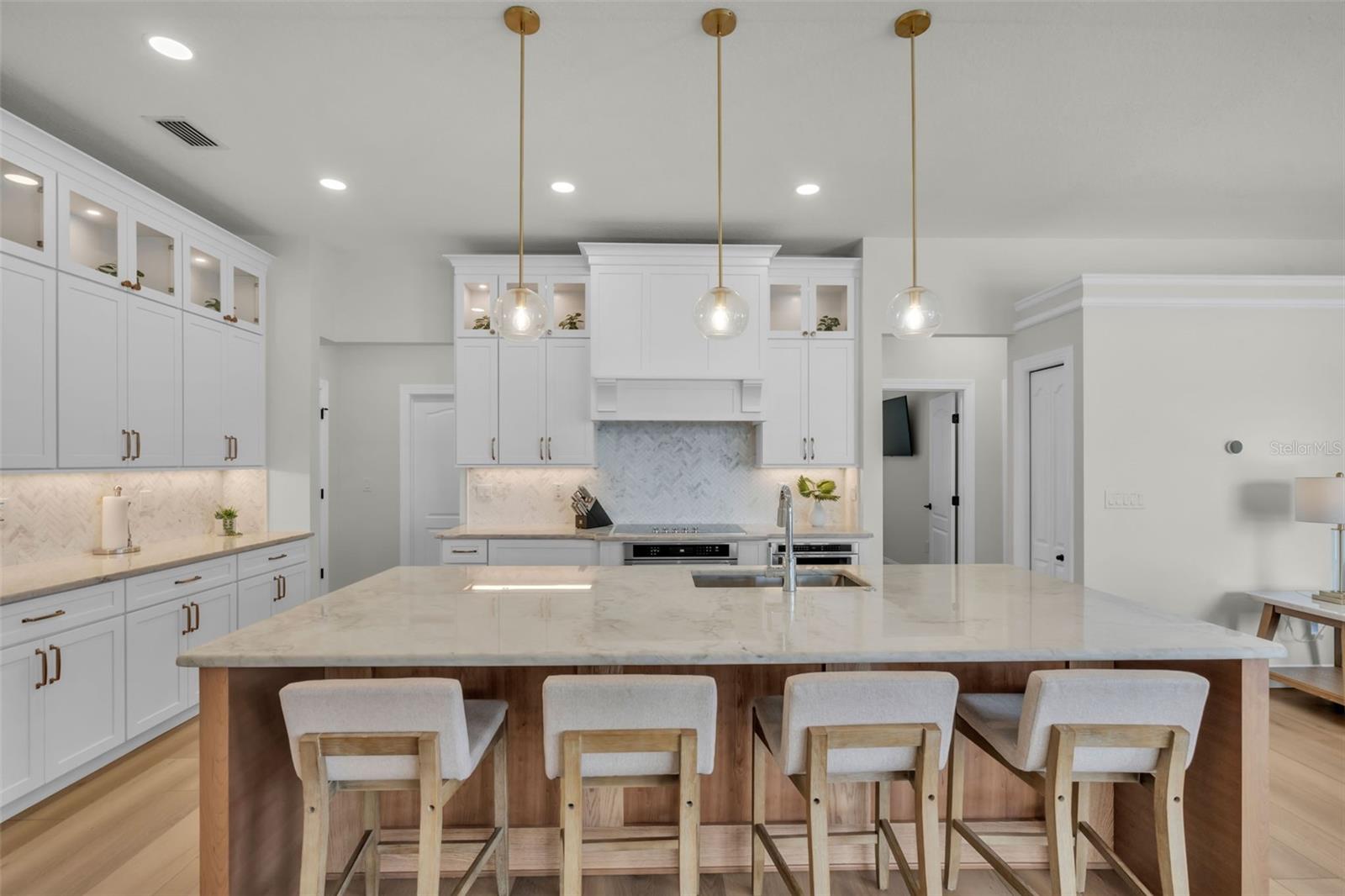 Image 12 of 41 For 109 16th Street