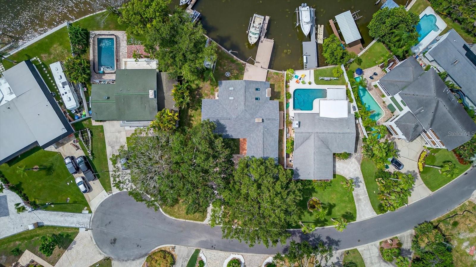 Listing photo id 7 for 120 Carlyle Circle