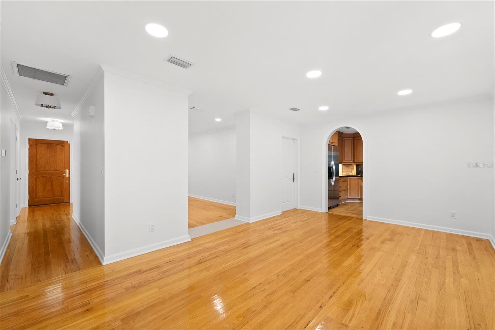 Image 8 of 35 For 3125 A Waverly Avenue