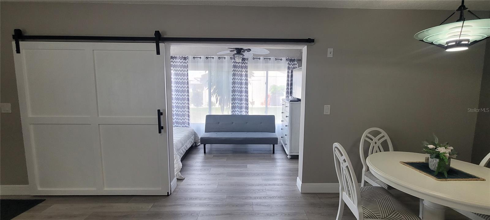 Image 11 of 26 For 226 Gloucester Boulevard 400