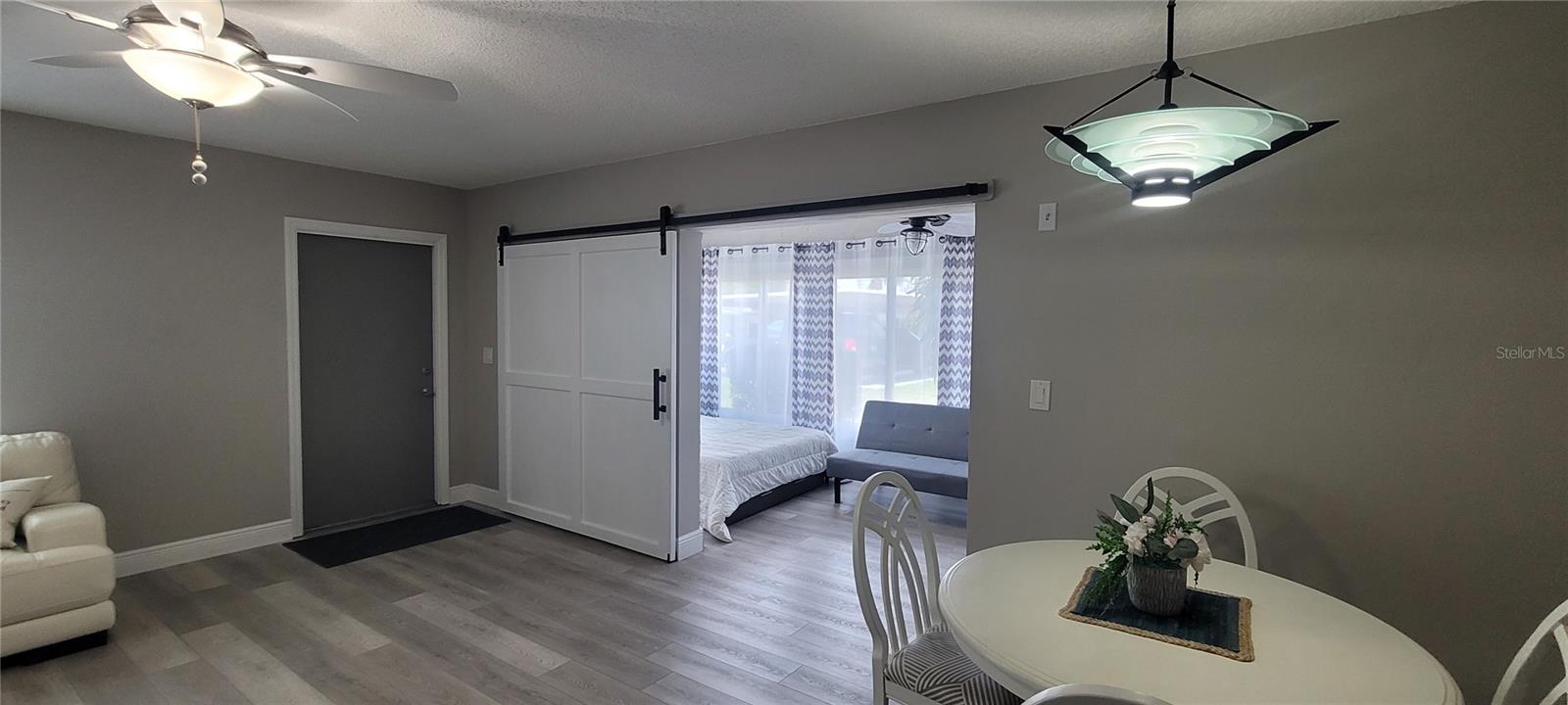 Image 13 of 26 For 226 Gloucester Boulevard 400