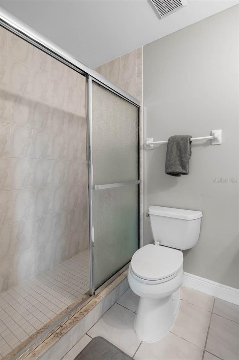 Image 24 of 26 For 226 Gloucester Boulevard 400