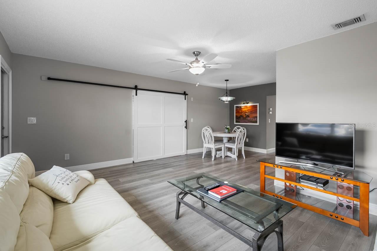 Image 9 of 26 For 226 Gloucester Boulevard 400