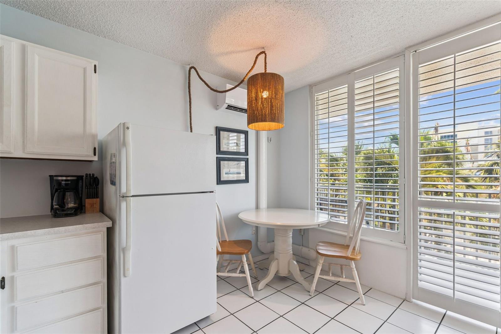 Image 16 of 50 For 800 Bayway Boulevard 17