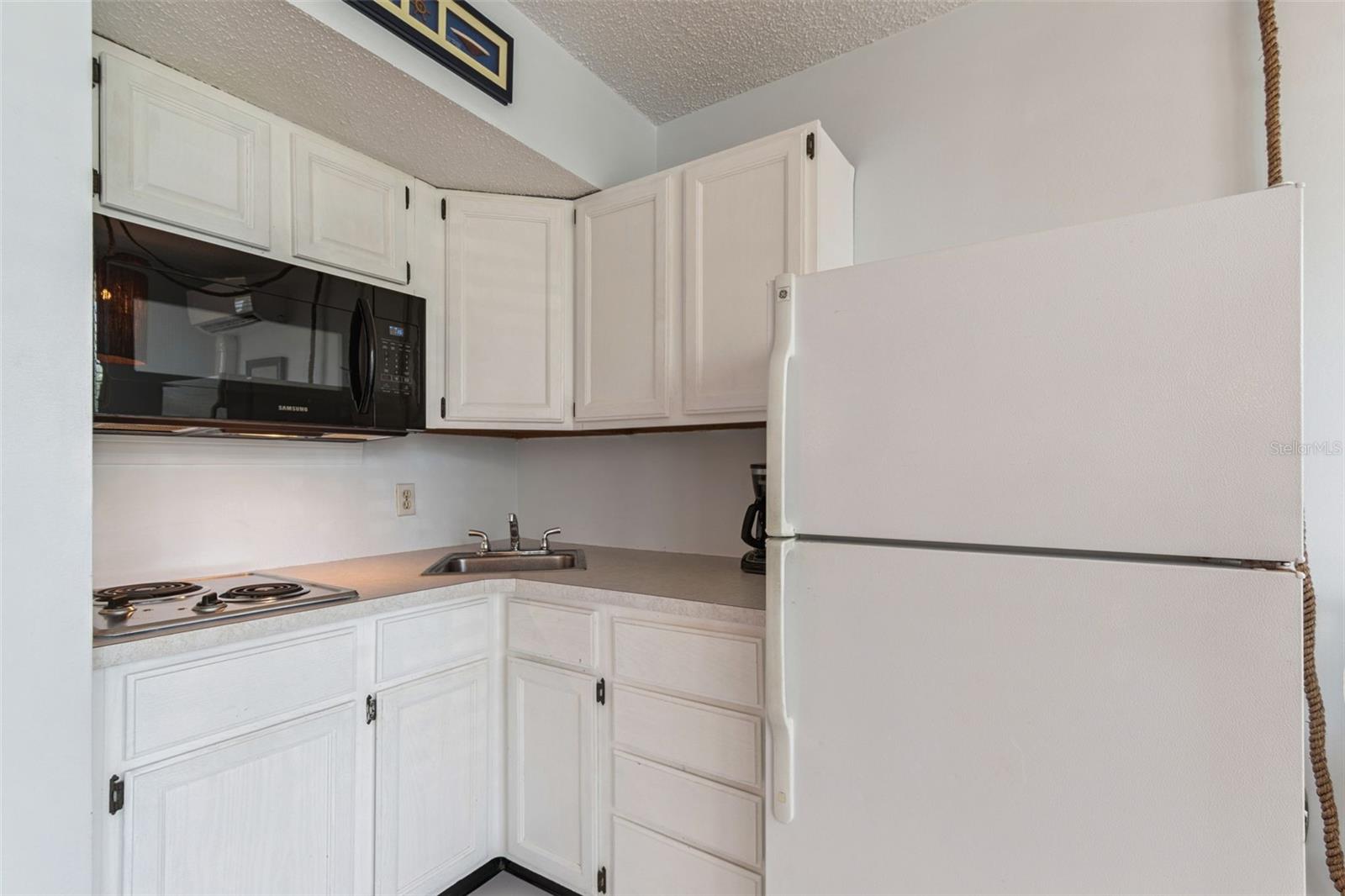 Image 17 of 50 For 800 Bayway Boulevard 17
