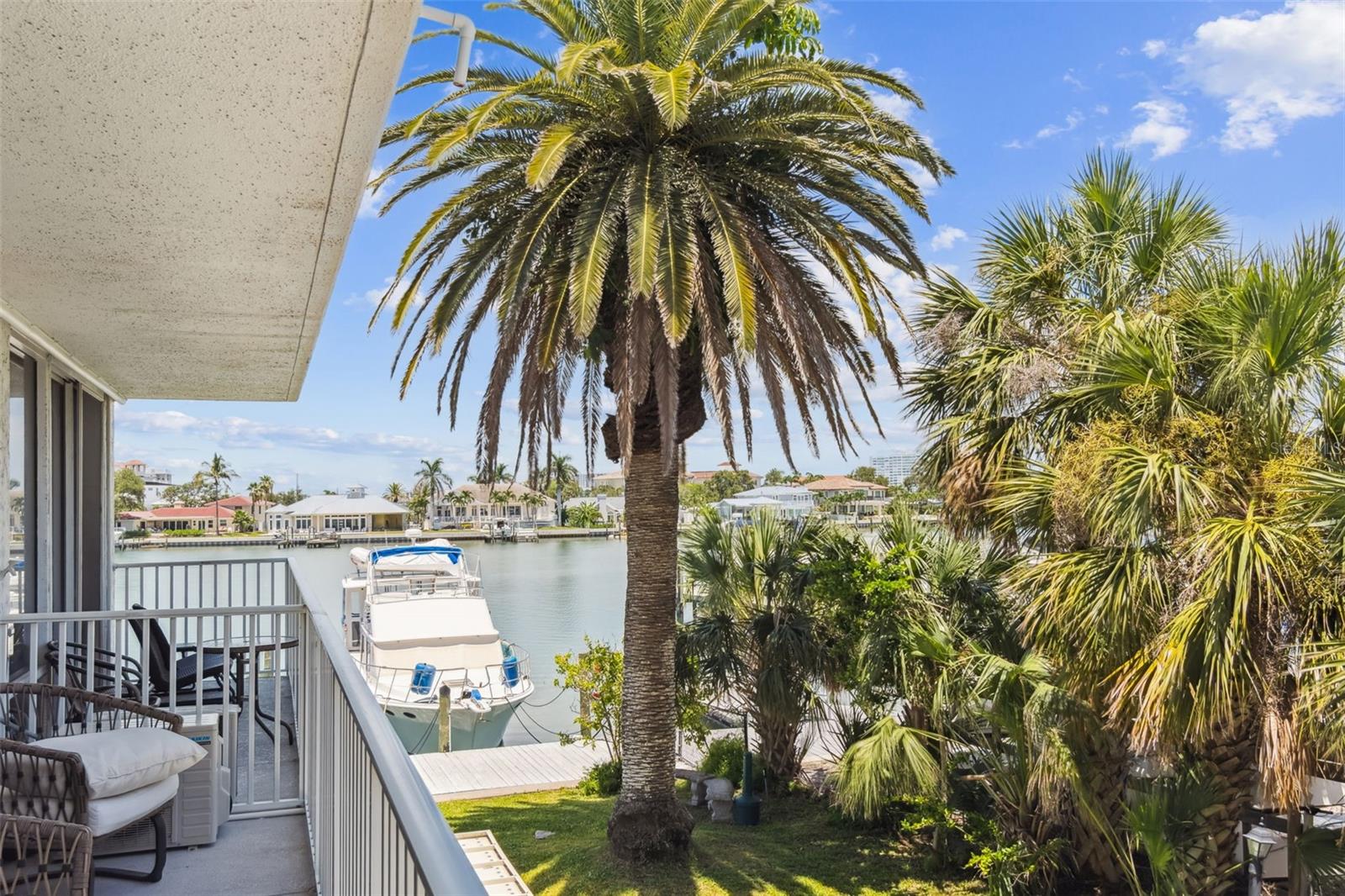 Image 34 of 50 For 800 Bayway Boulevard 17