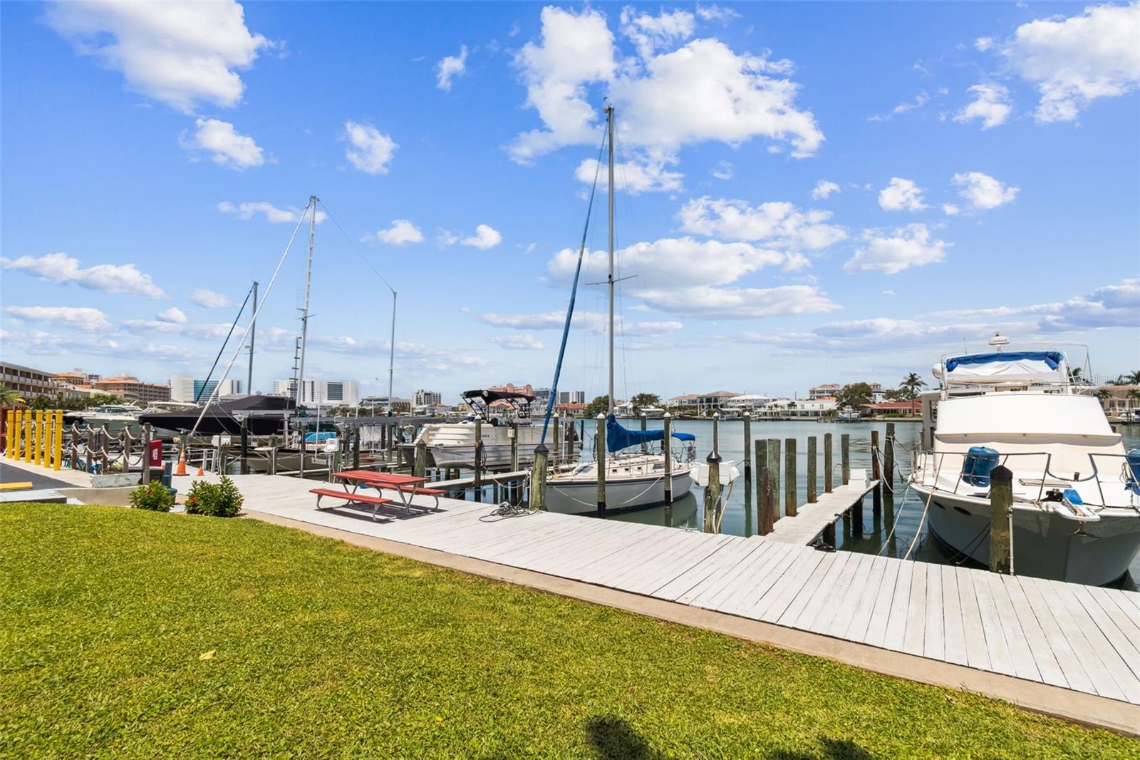 Image 35 of 50 For 800 Bayway Boulevard 17