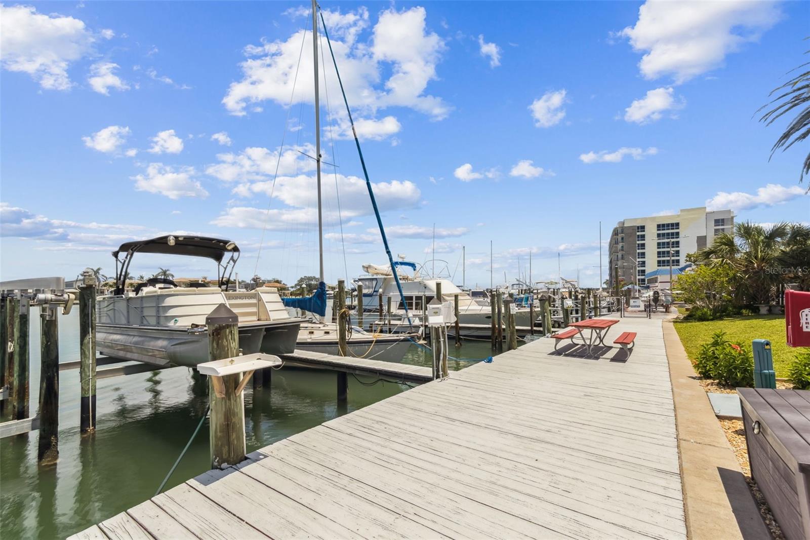 Image 36 of 50 For 800 Bayway Boulevard 17
