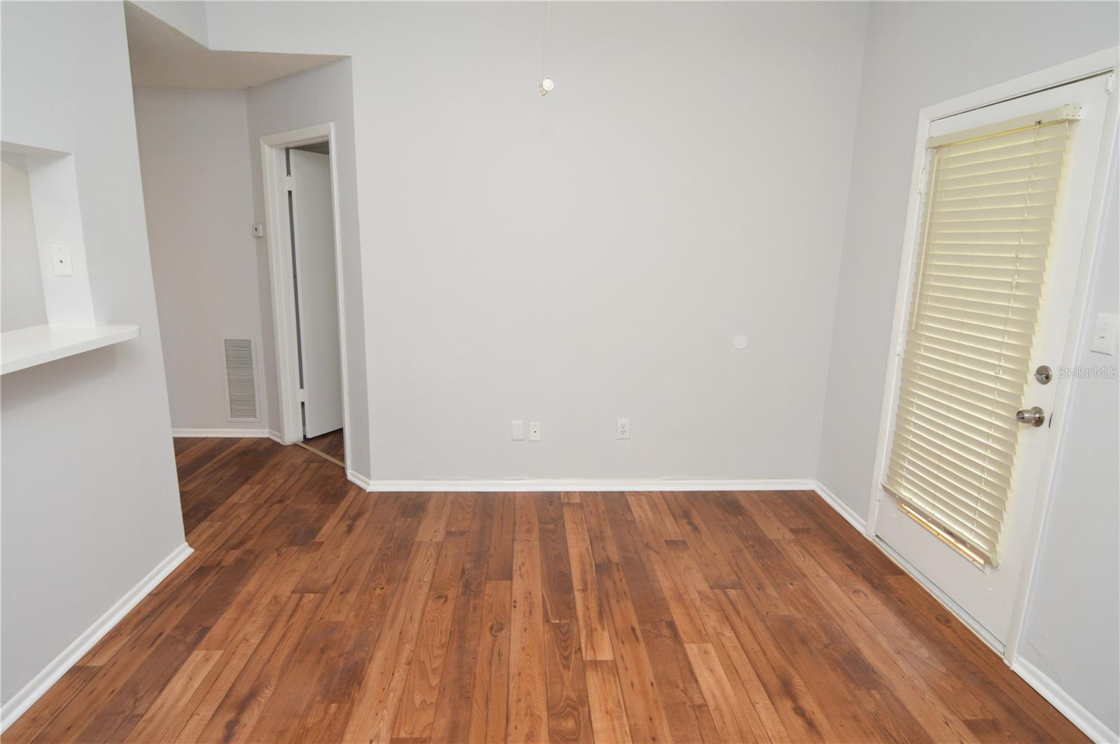 Image 20 of 93 For 8728 Mallard Reserve Drive 201