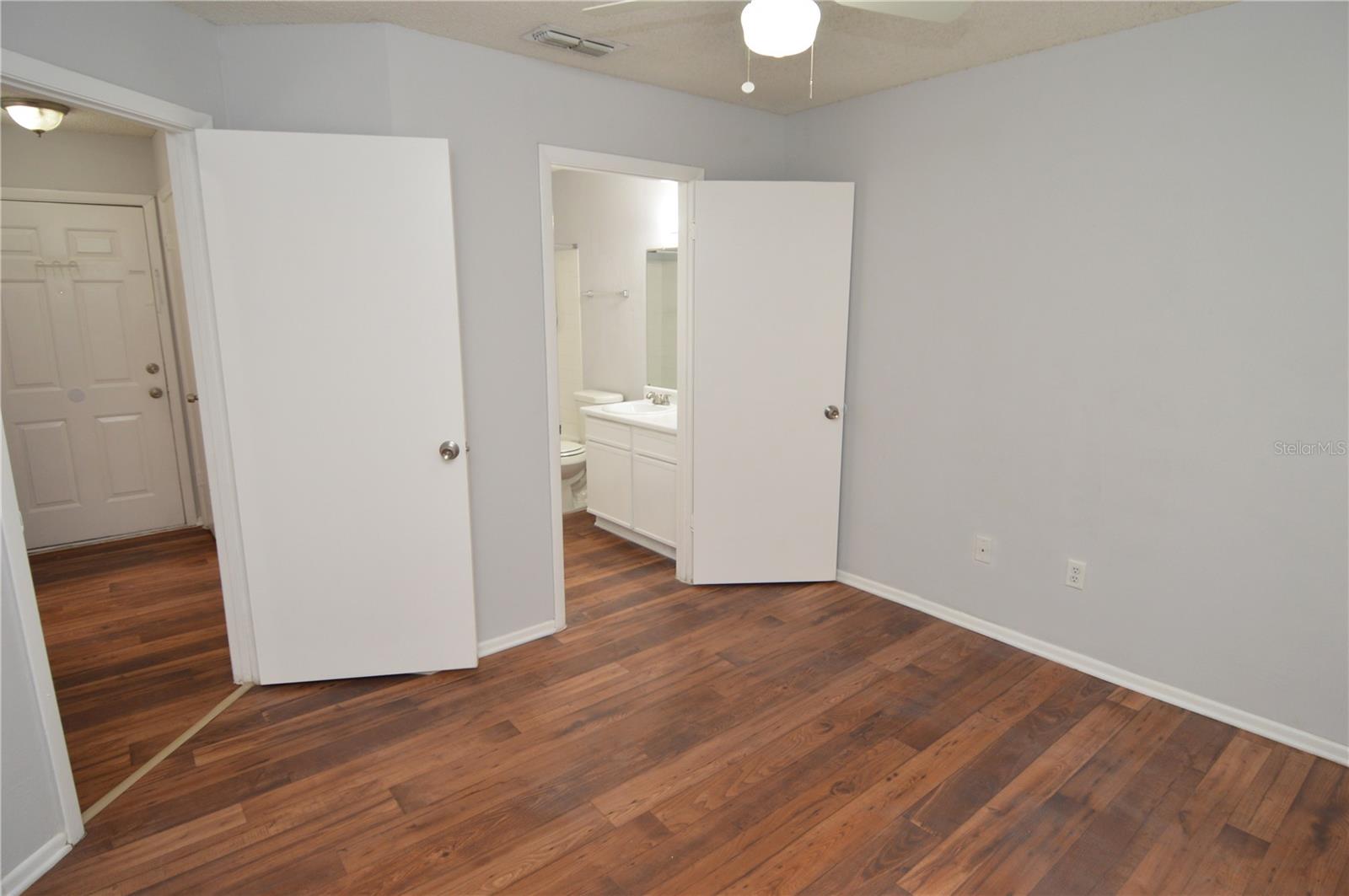 Image 27 of 93 For 8728 Mallard Reserve Drive 201