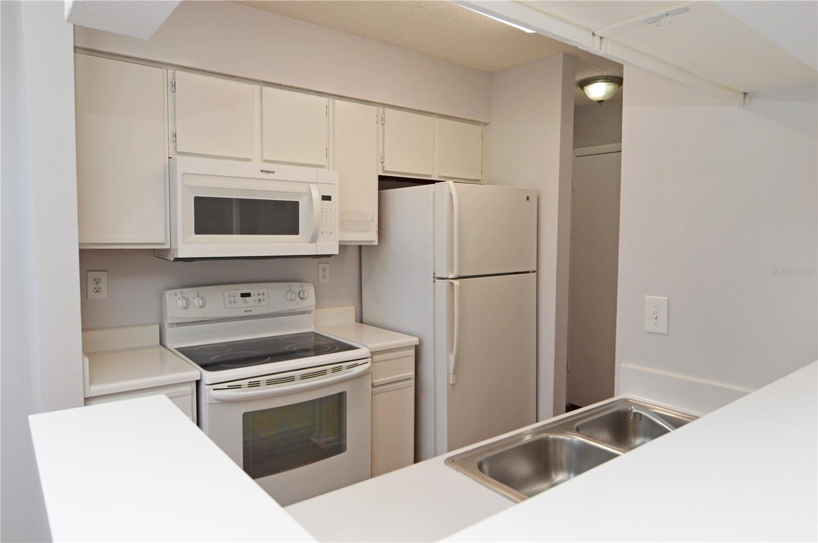 Image 5 of 93 For 8728 Mallard Reserve Drive 201