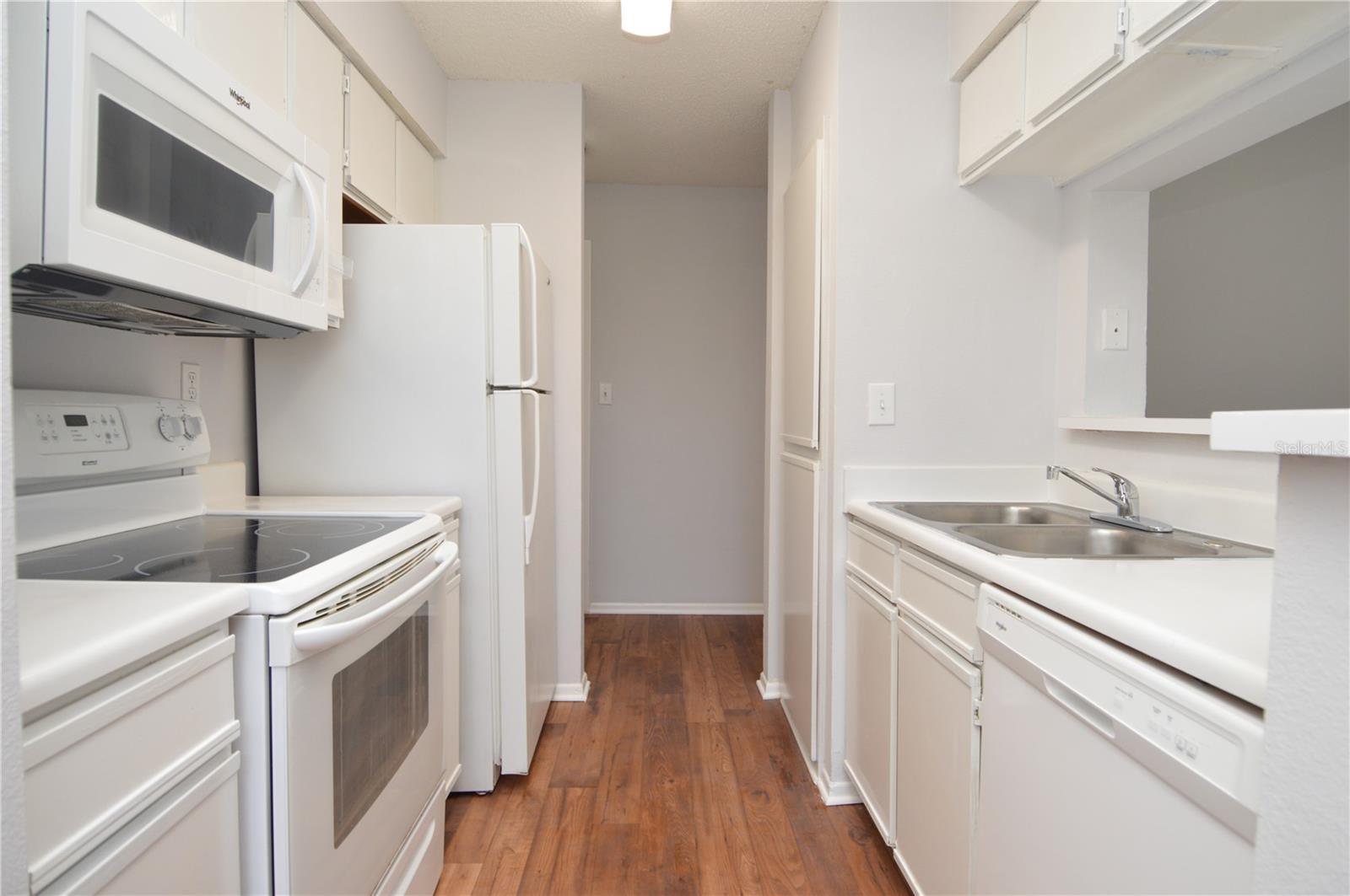 Image 6 of 93 For 8728 Mallard Reserve Drive 201
