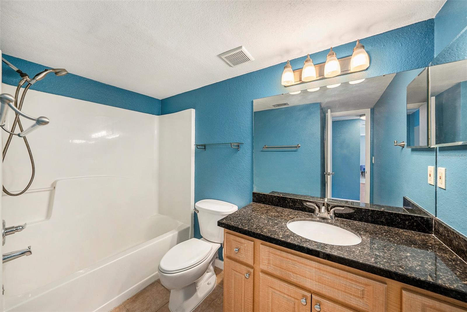 Image 21 of 29 For 3711 Iowa Avenue 214