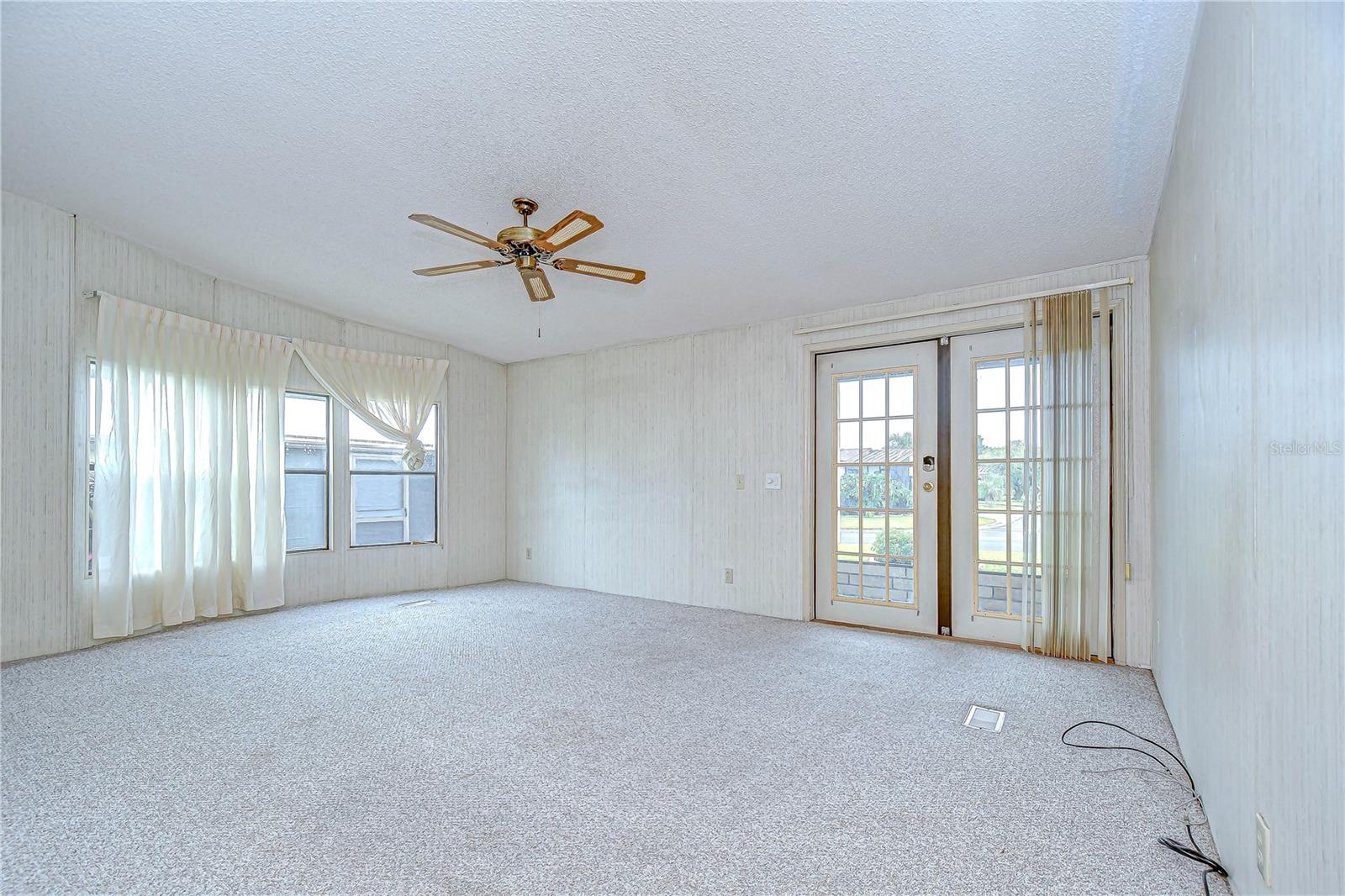 Image 31 of 56 For 34121 Tree Lake Drive