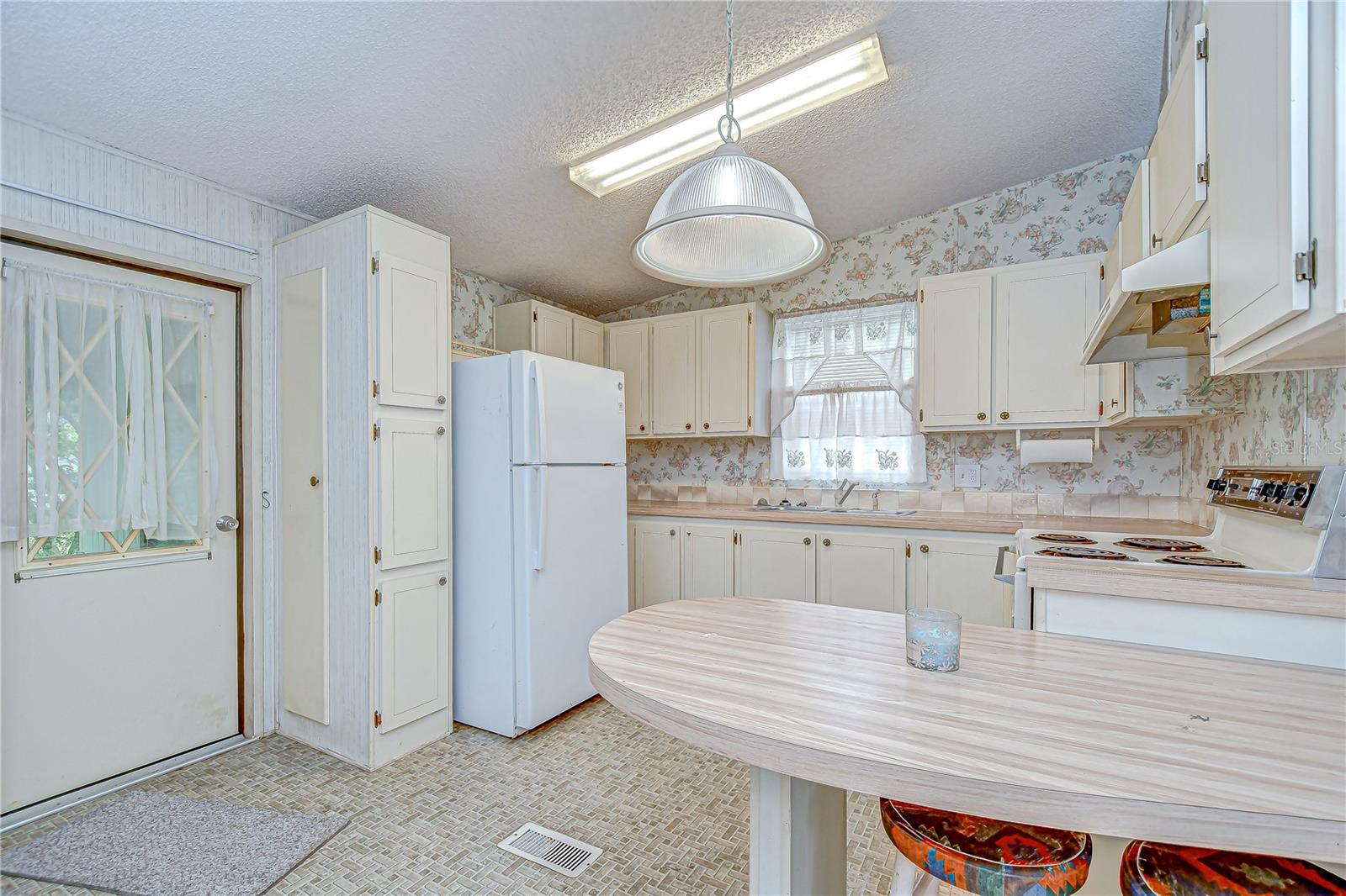 Image 40 of 56 For 34121 Tree Lake Drive