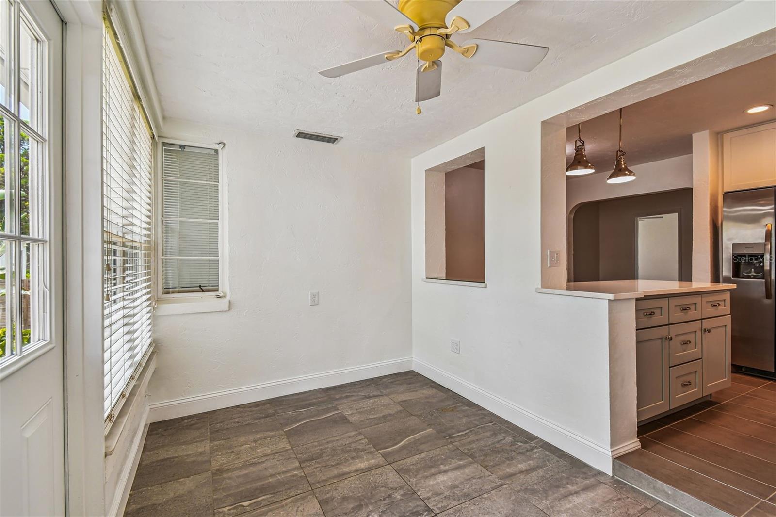 Image 17 of 32 For 275 Mateo Way Ne