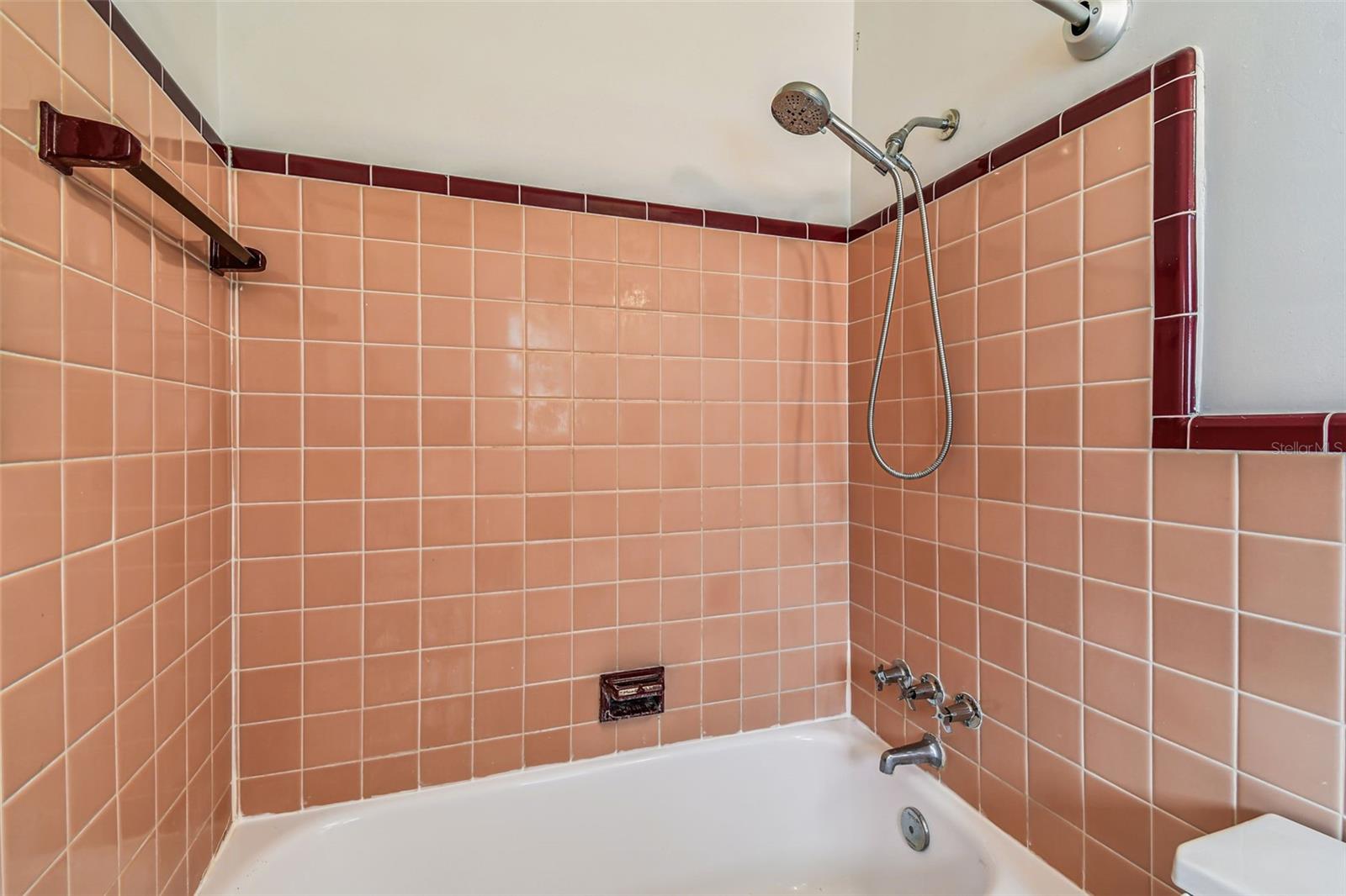 Image 27 of 32 For 275 Mateo Way Ne