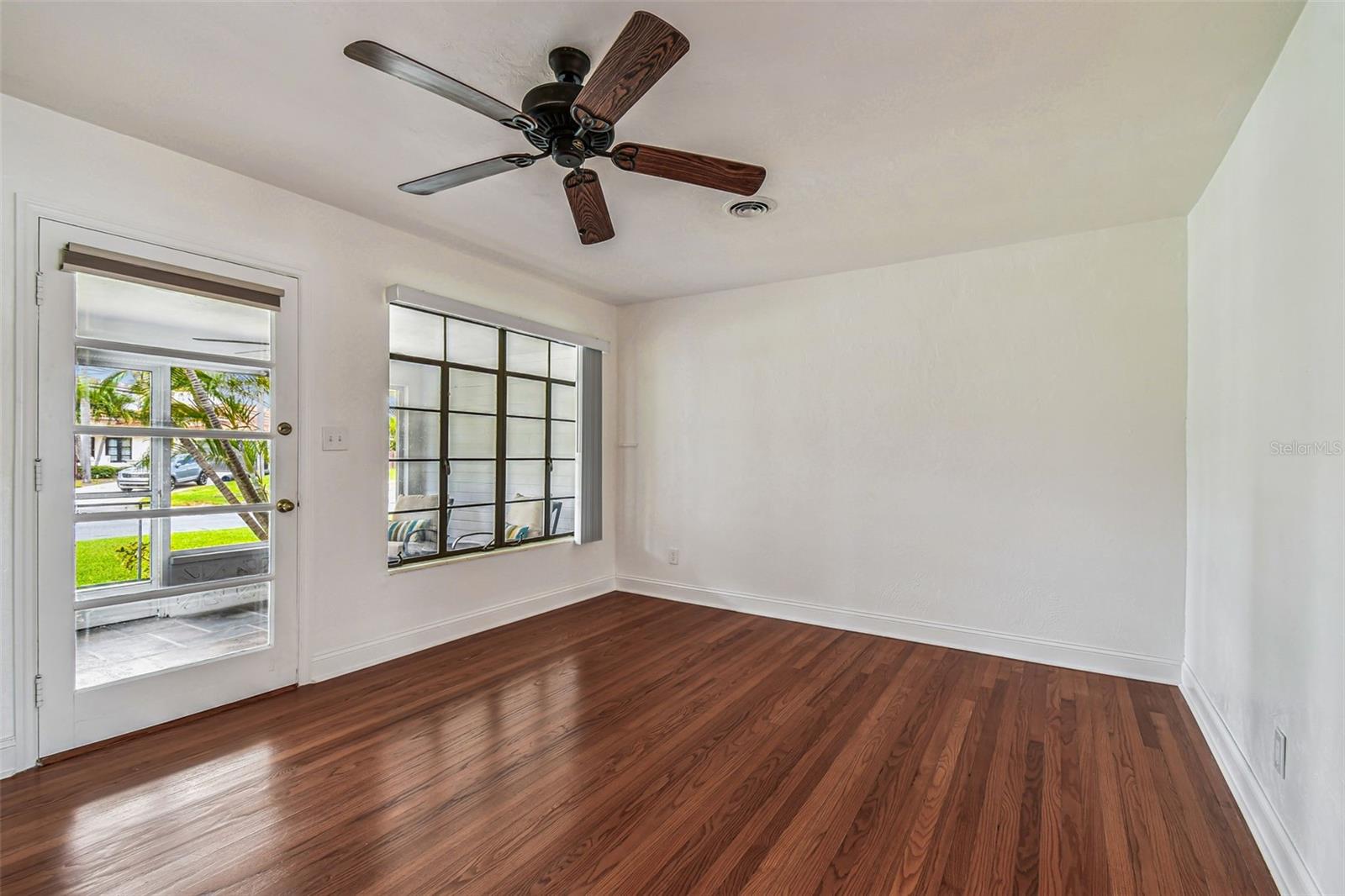 Image 7 of 32 For 275 Mateo Way Ne